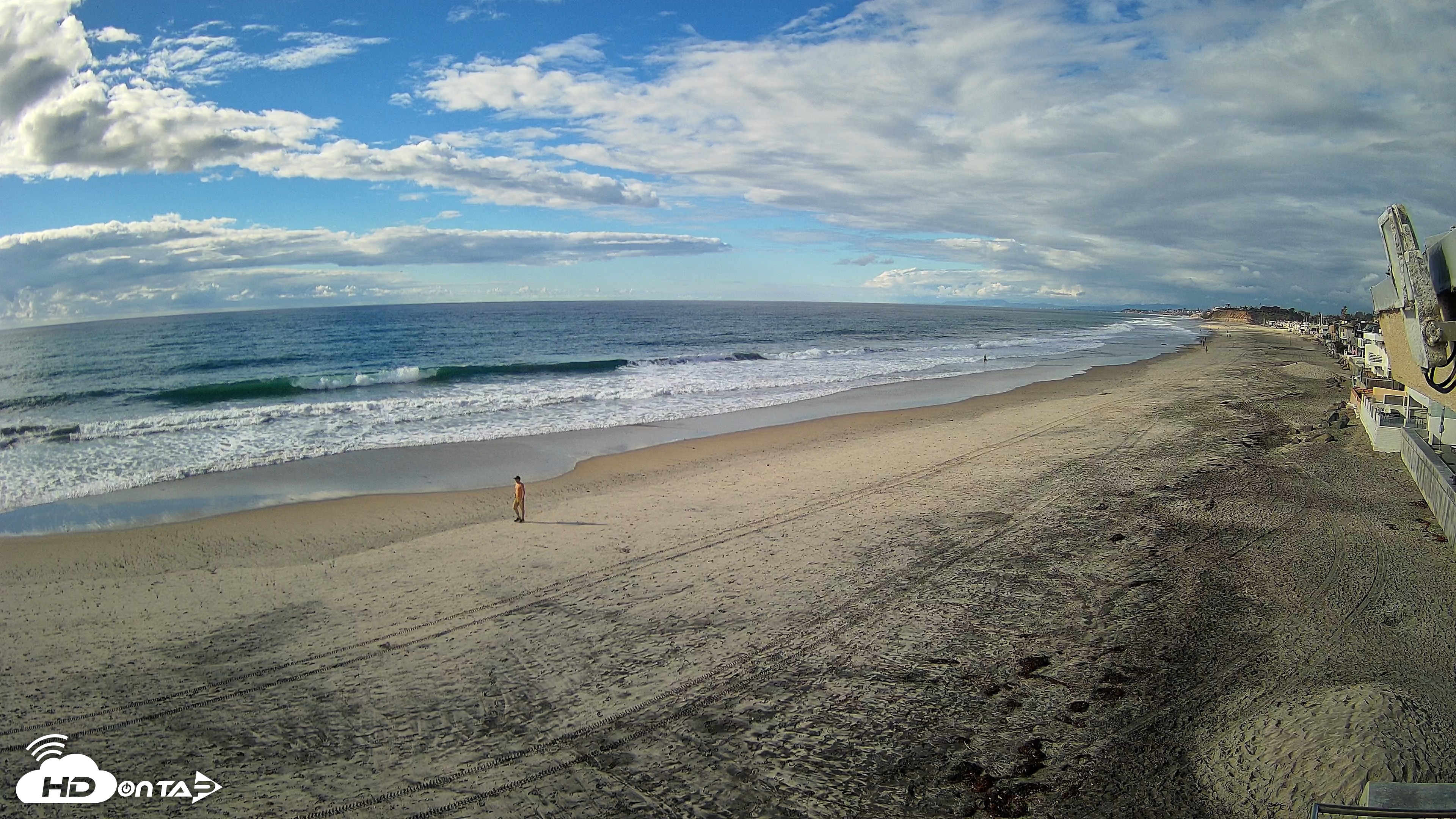 Snapshot of 17th St. Del Mar Beach - 4K NW View Live Cam taken Oct 23, 2026, 3:51pm PDT