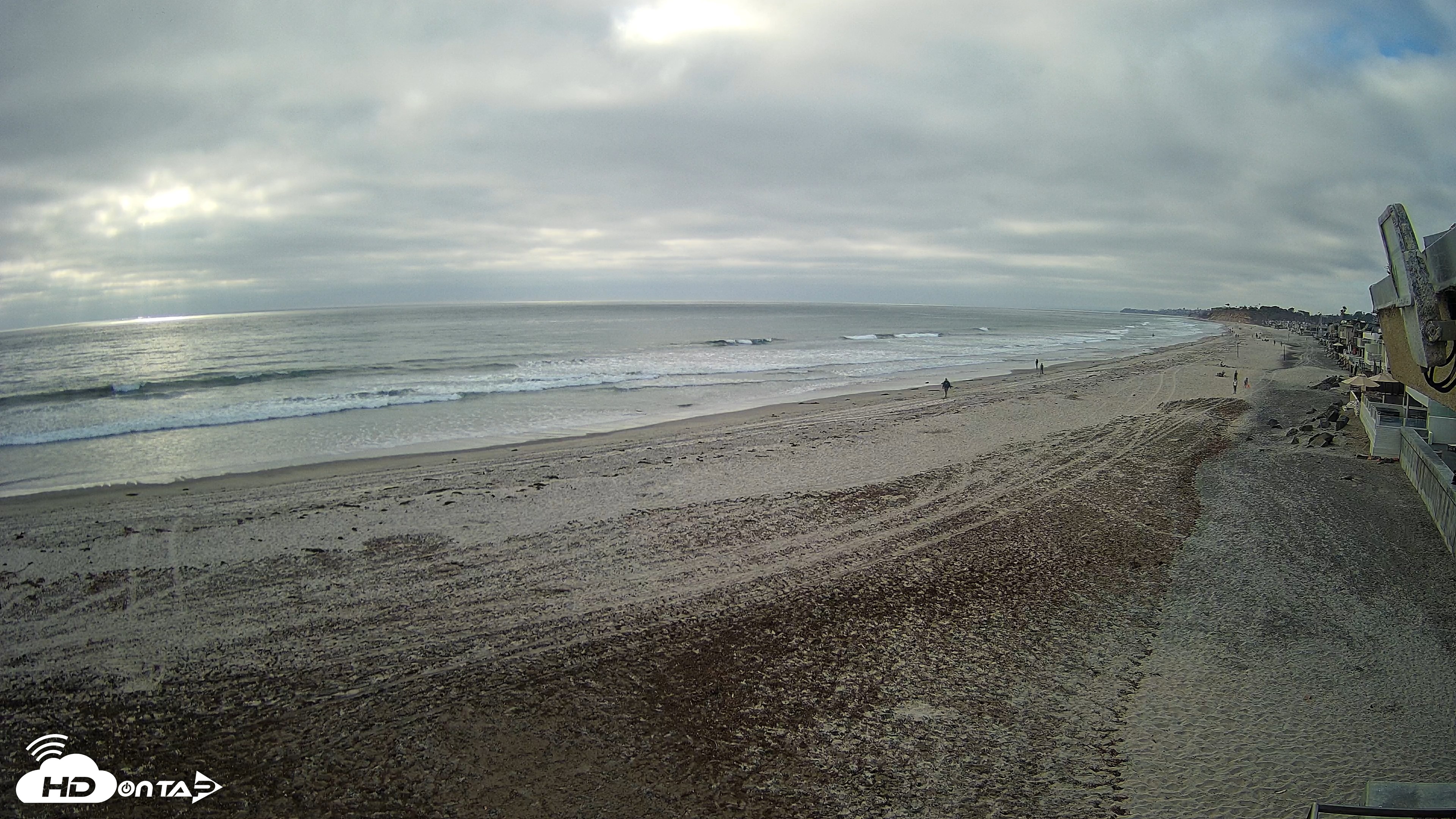 Snapshot of 17th St. Del Mar Beach - 4K NW View Live Cam taken May 7, 2026, 5:47pm PDT
