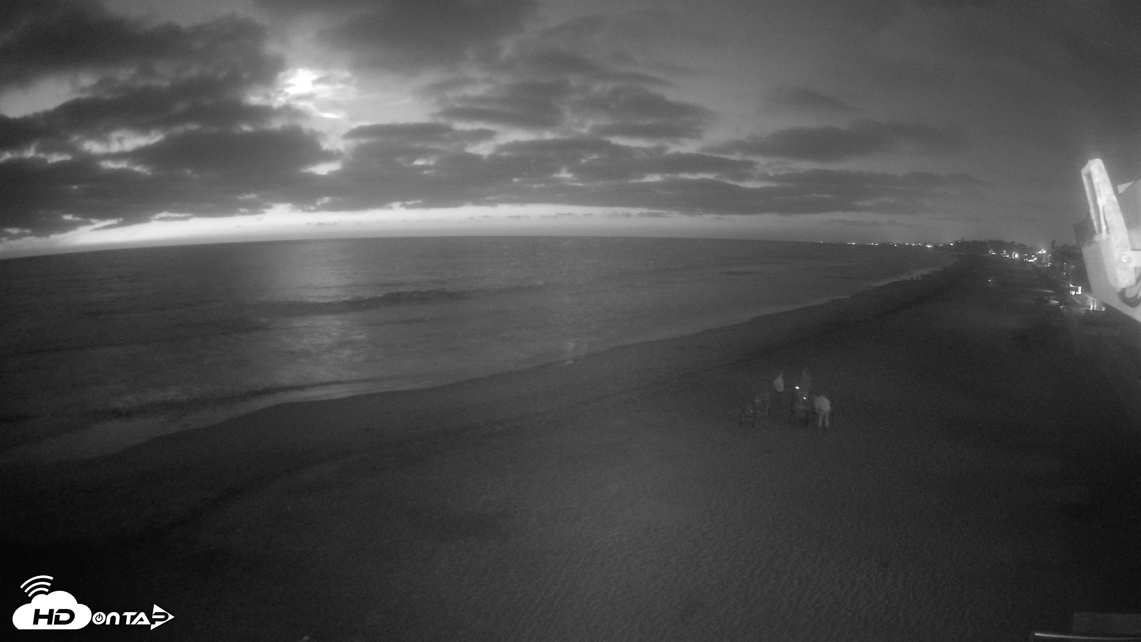 Snapshot of 17th St. Del Mar Beach - 4K NW View Live Cam taken Sep 19, 2026, 7:31pm PDT
