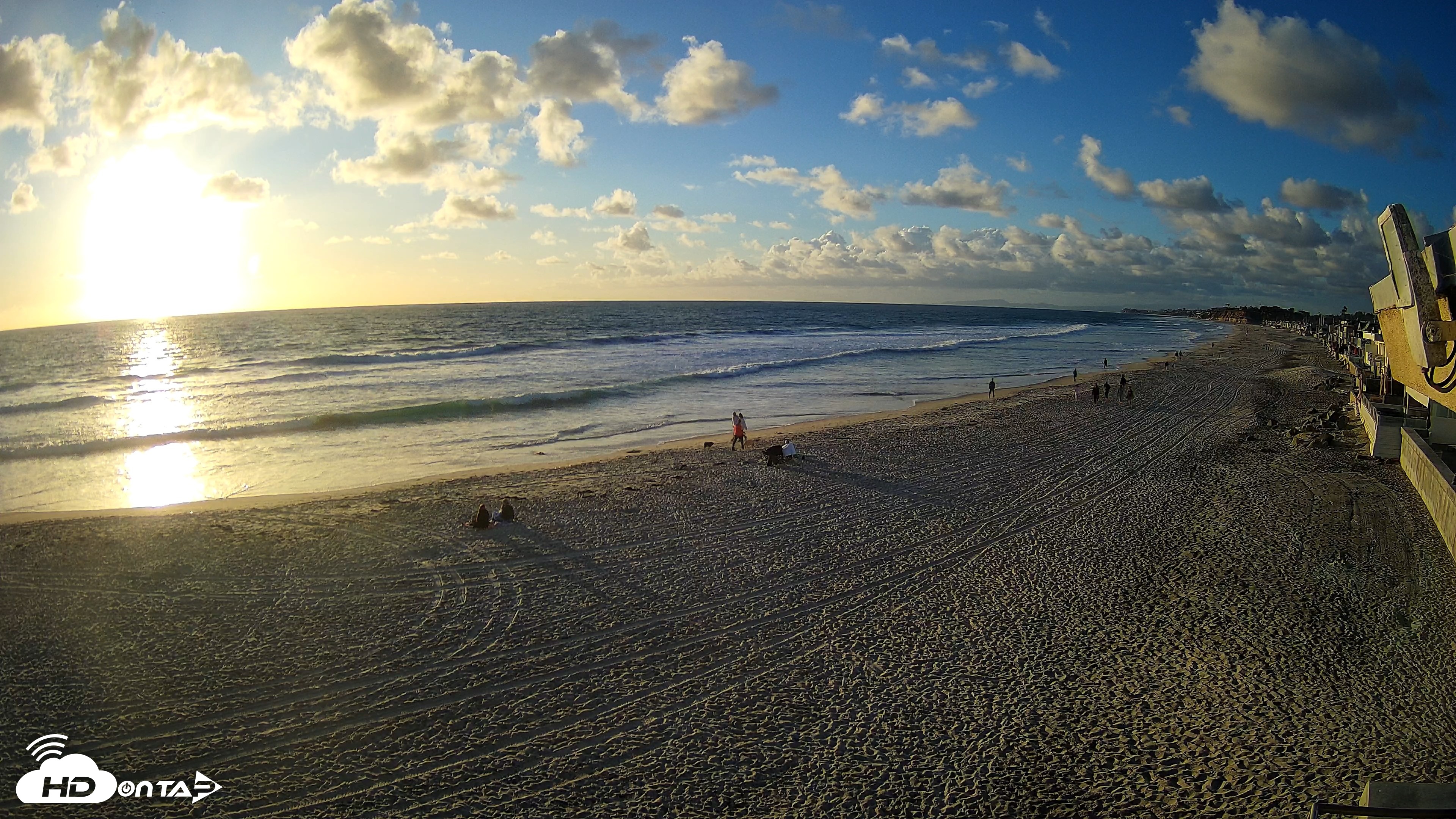 Snapshot of 17th St. Del Mar Beach - 4K NW View Live Cam taken Apr 13, 2026, 6:47pm PDT