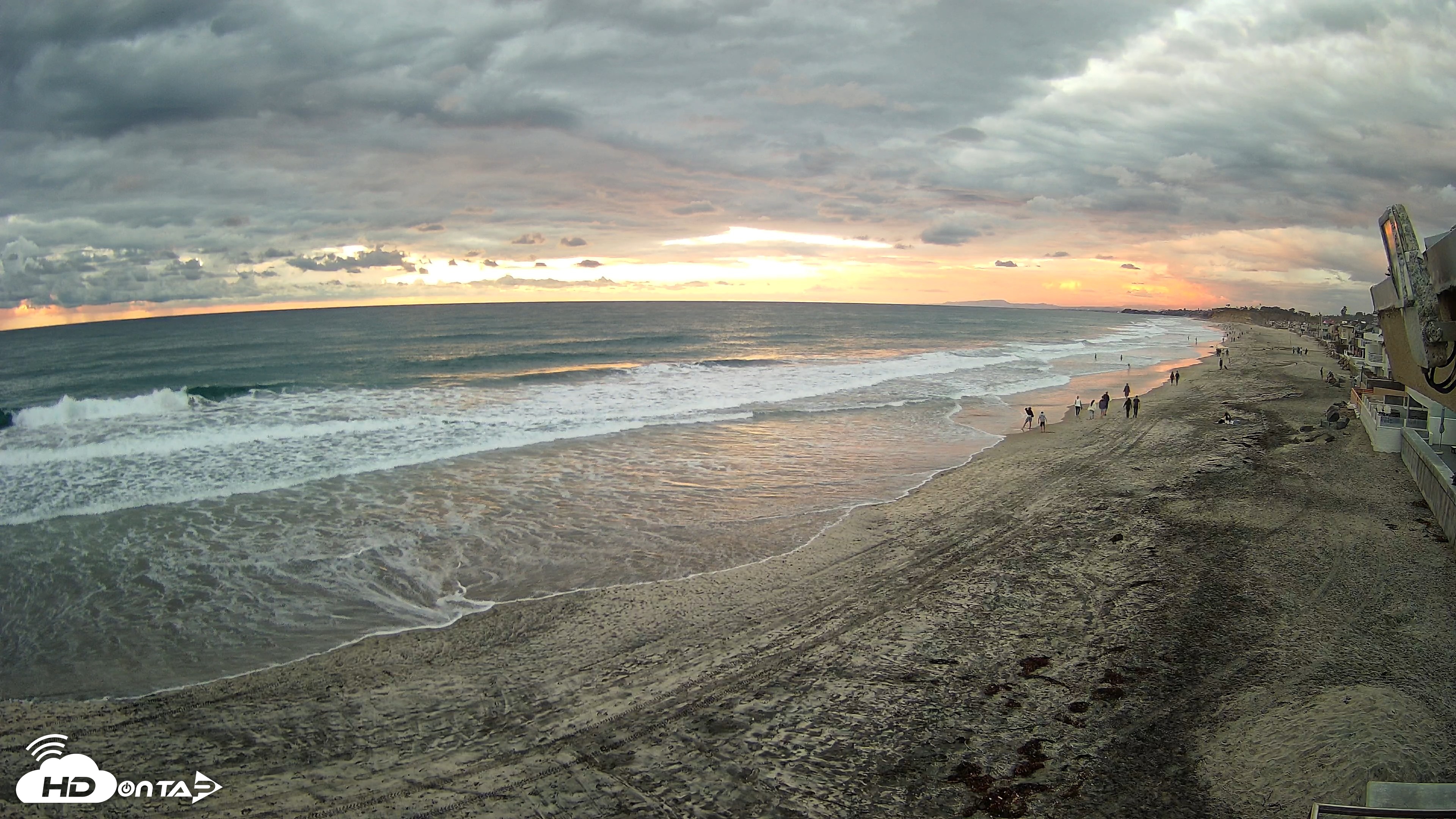 Snapshot of 17th St. Del Mar Beach - 4K NW View Live Cam taken Oct 23, 2026, 6:03pm PDT