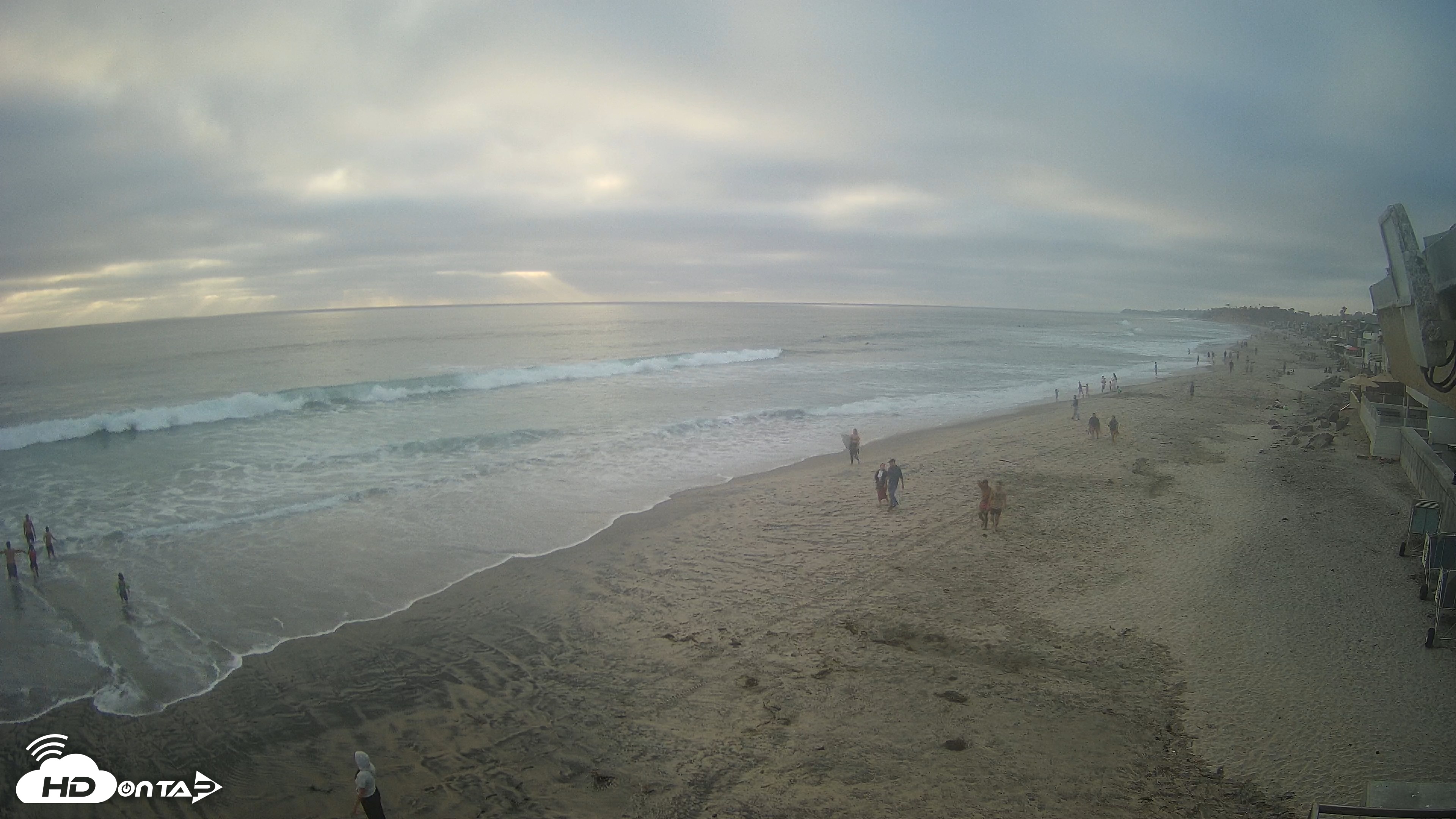 Snapshot of 17th St. Del Mar Beach - 4K NW View Live Cam taken Jun 10, 2026, 7:14pm PDT