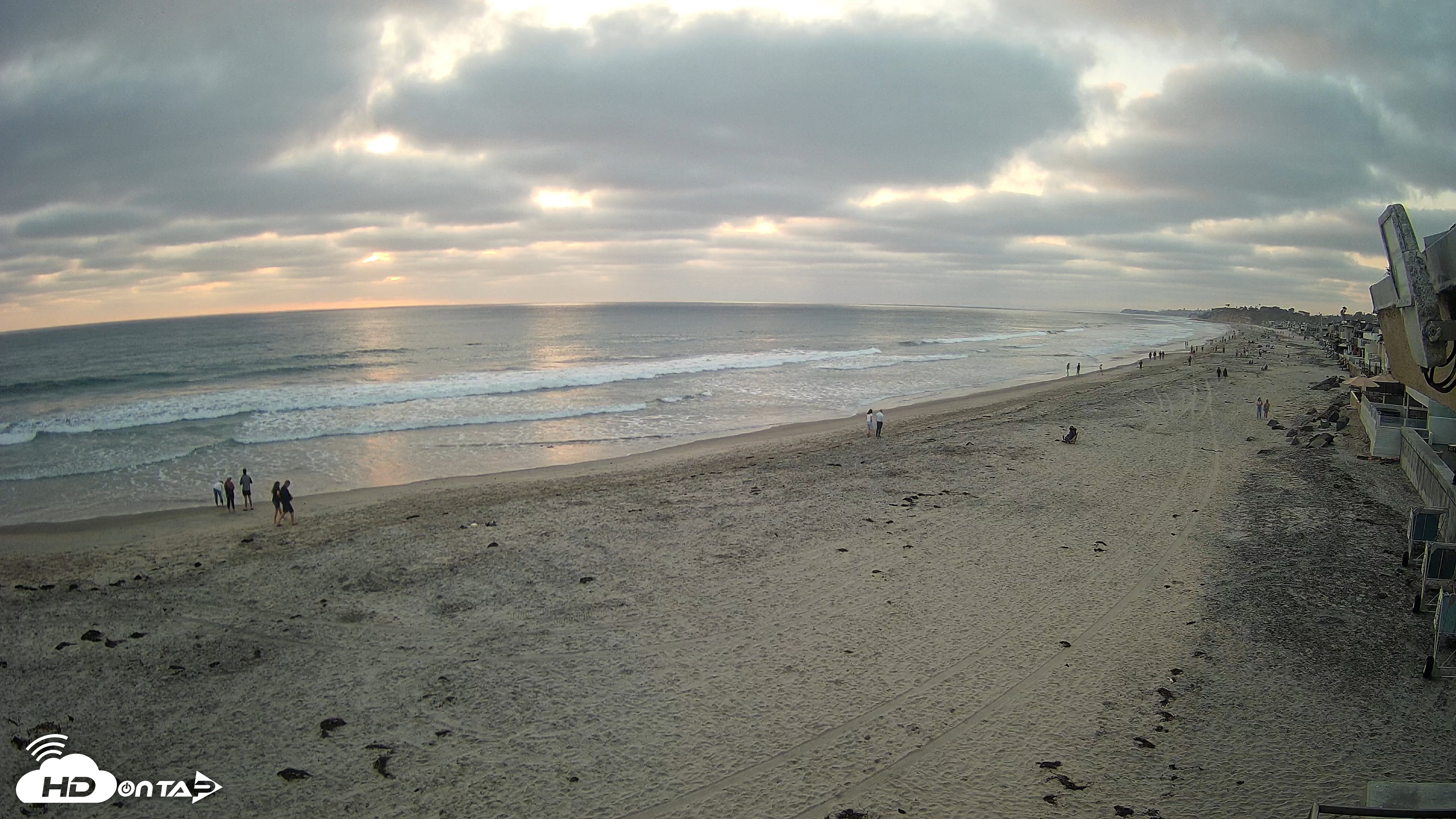 Snapshot of 17th St. Del Mar Beach - 4K NW View Live Cam taken May 22, 2026, 7:36pm PDT