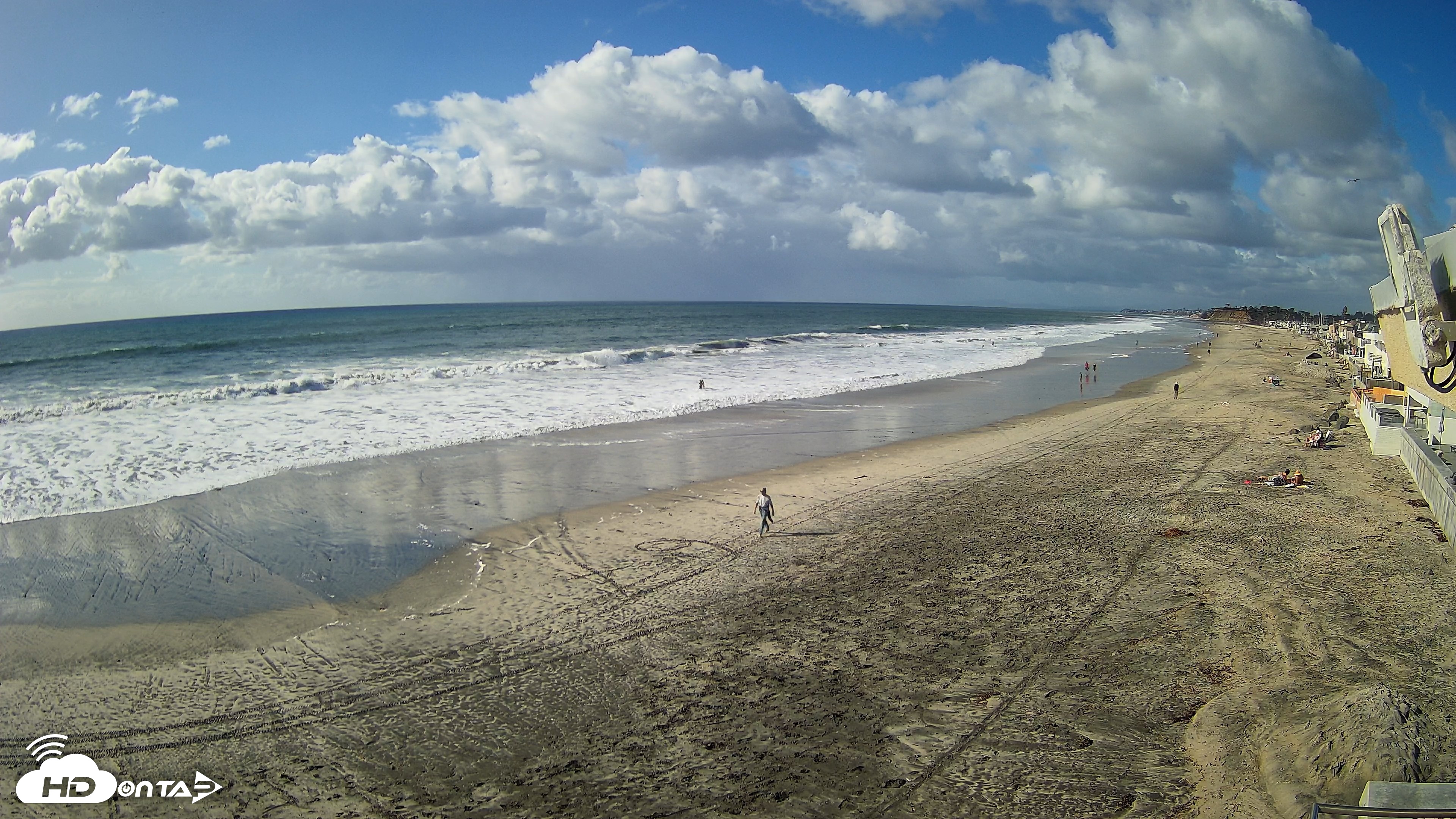 Snapshot of 17th St. Del Mar Beach - 4K NW View Live Cam taken Oct 12, 2026, 3:37pm PDT