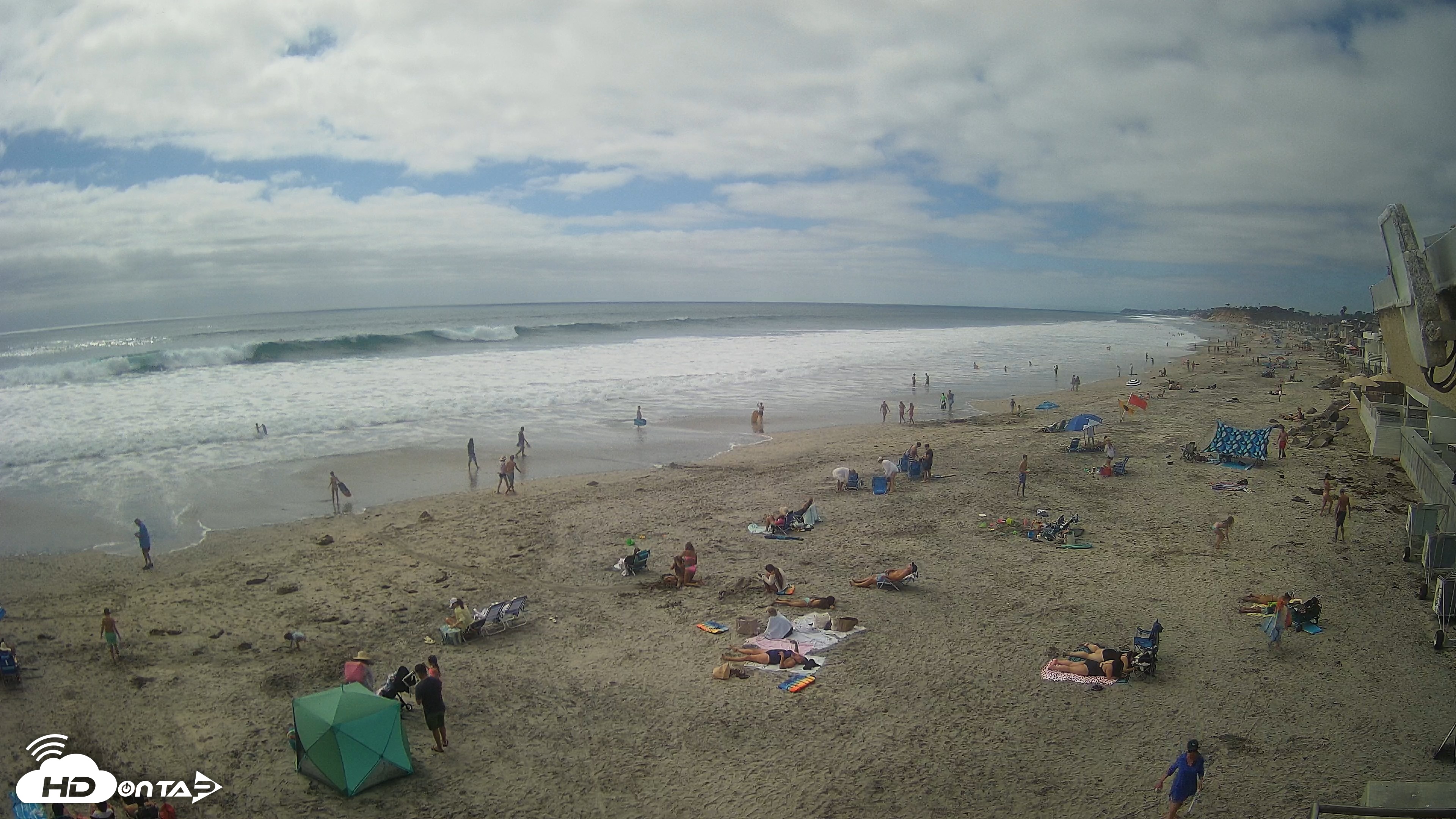 Snapshot of 17th St. Del Mar Beach - 4K NW View Live Cam taken Jun 17, 2026, 3:50pm PDT