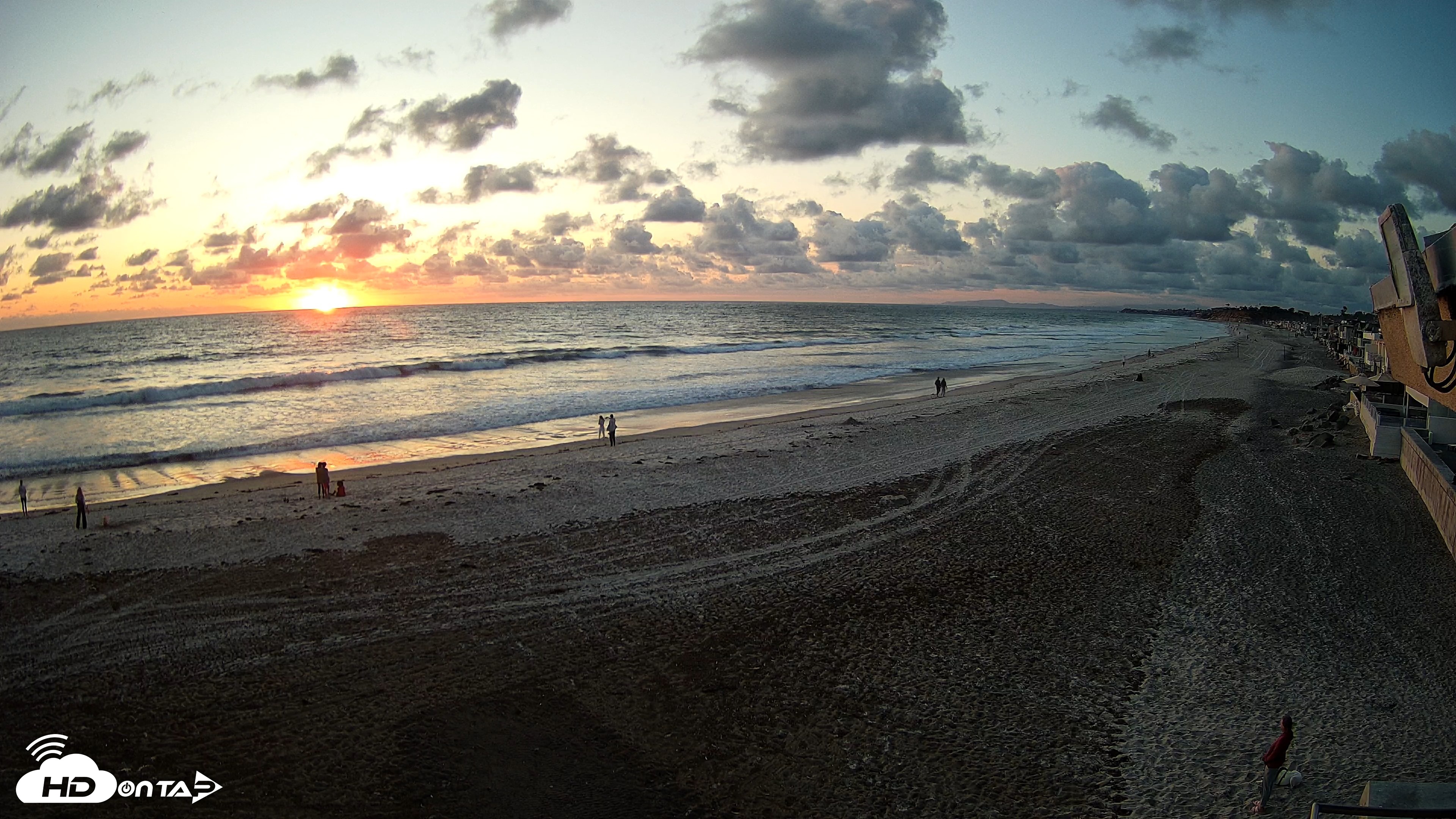 Snapshot of 17th St. Del Mar Beach - 4K NW View Live Cam taken May 5, 2026, 7:33pm PDT