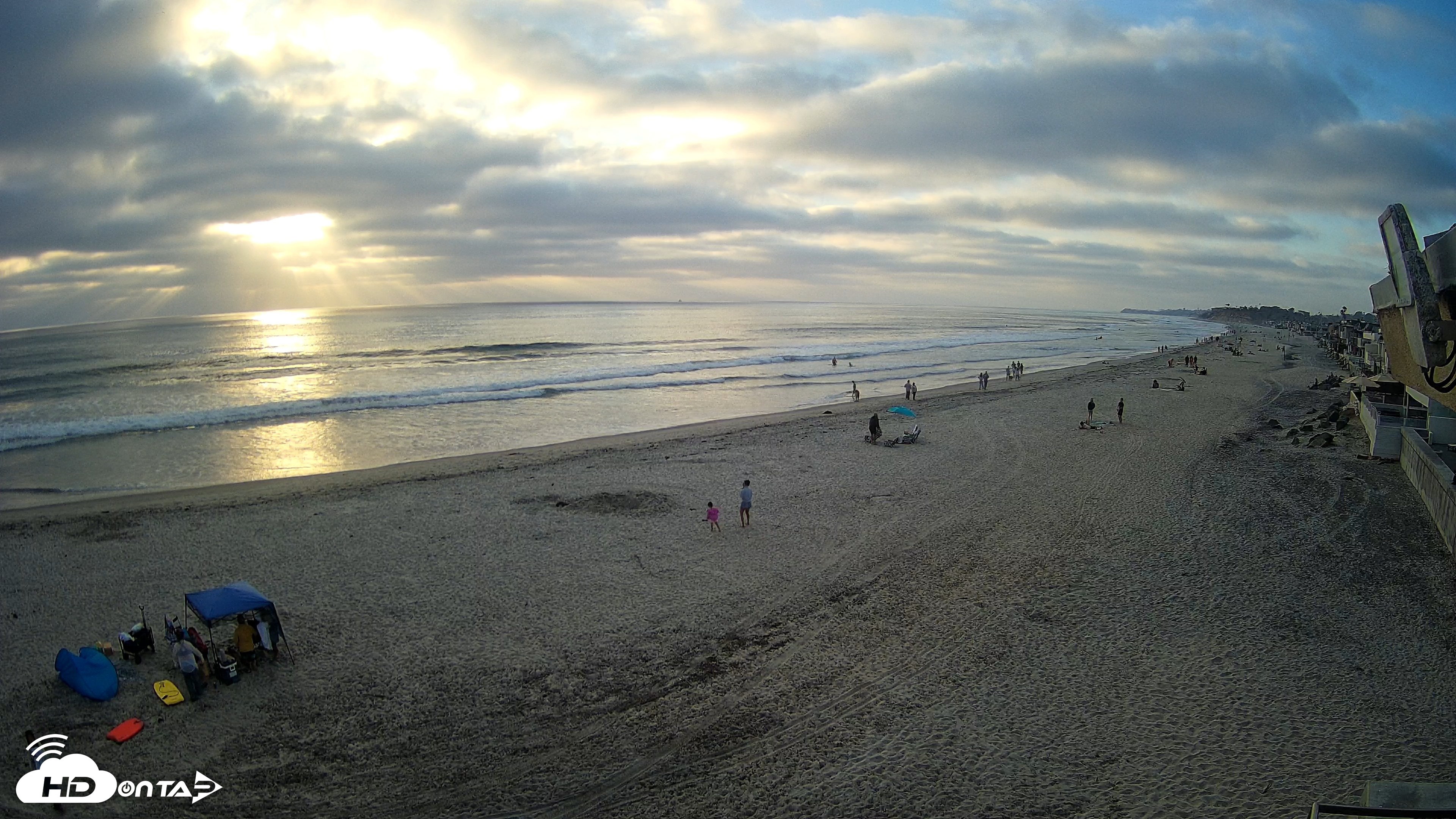 Snapshot of 17th St. Del Mar Beach - 4K NW View Live Cam taken May 9, 2026, 7:01pm PDT