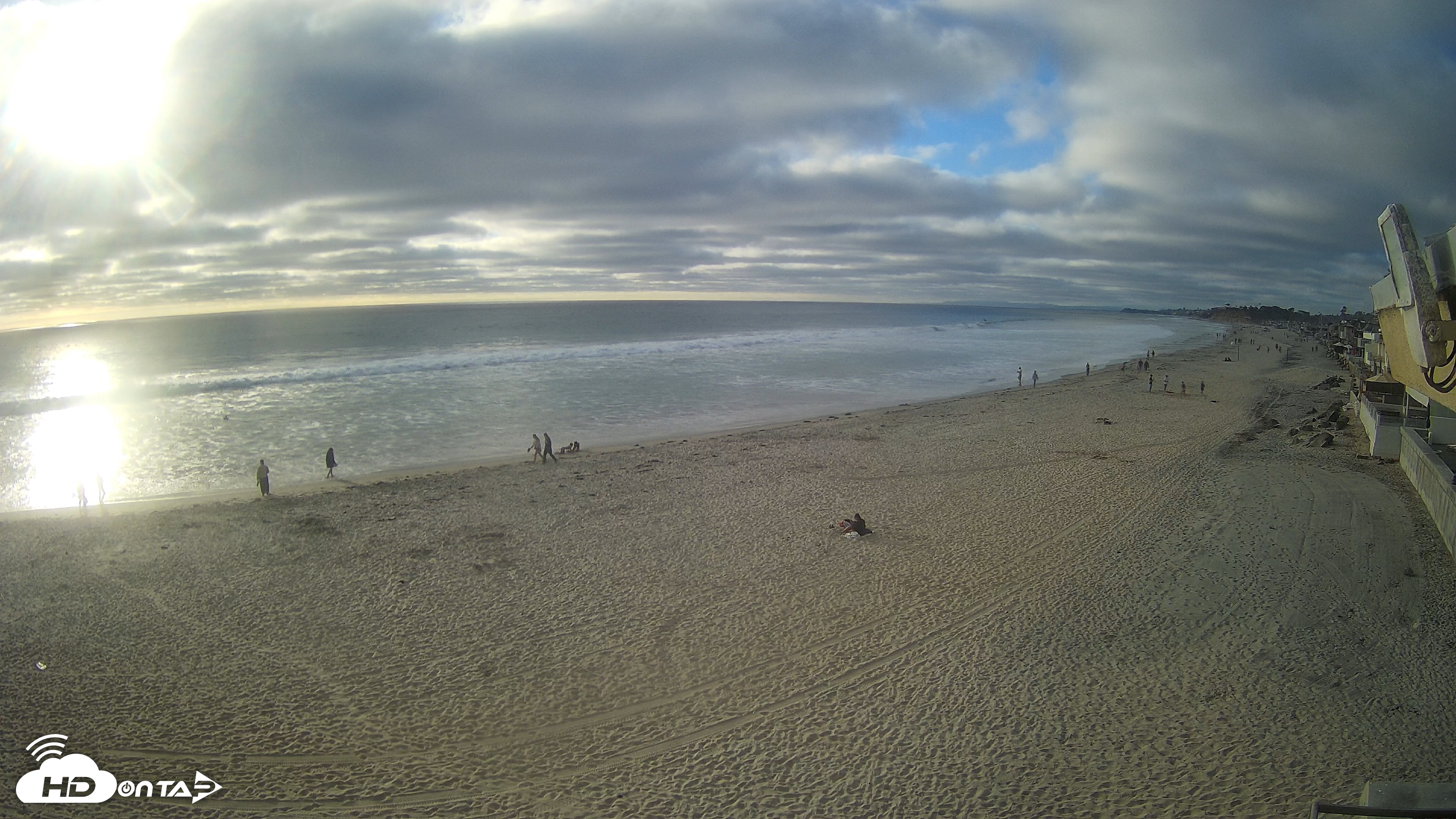 Snapshot of 17th St. Del Mar Beach - 4K NW View Live Cam taken Apr 10, 2026, 6:07pm PDT
