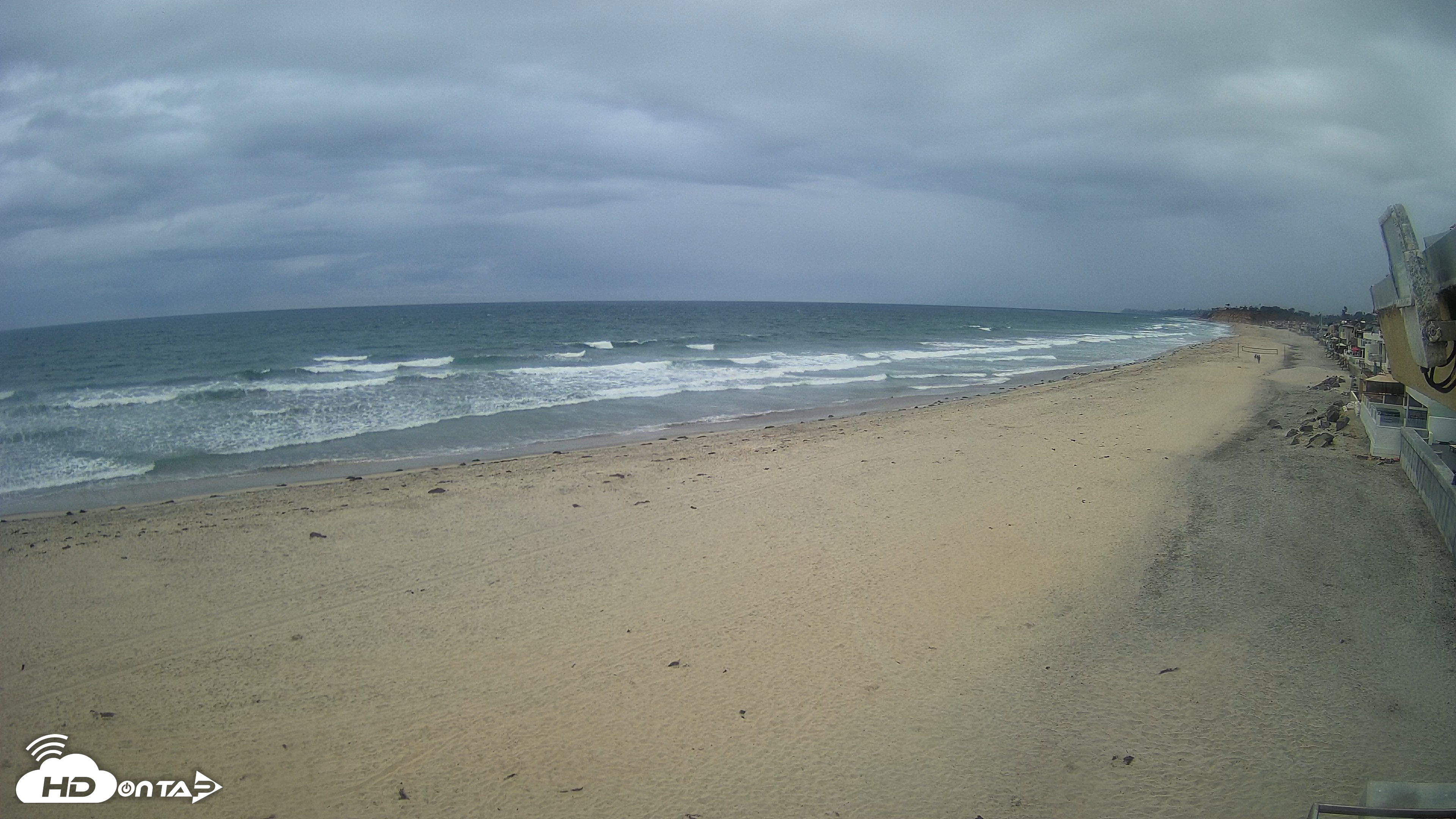 Snapshot of 17th St. Del Mar Beach - 4K NW View Live Cam taken Apr 25, 2026, 5:46pm PDT