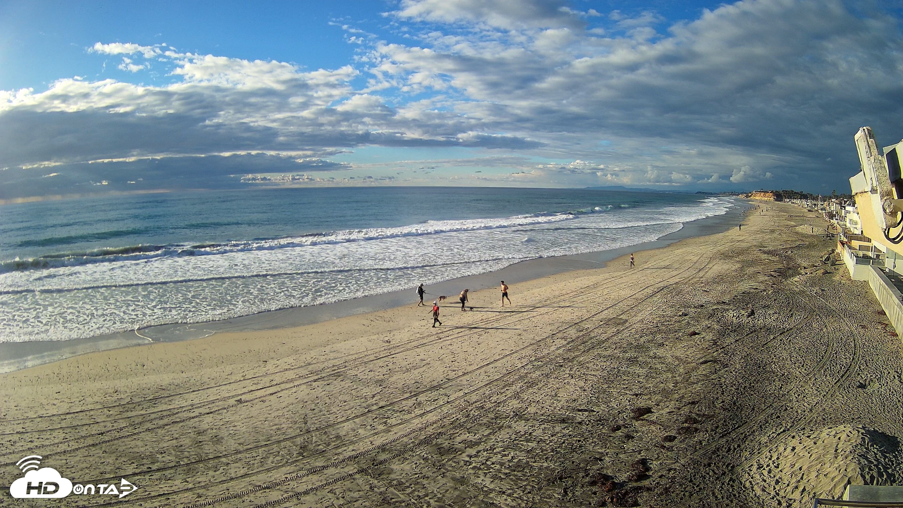 Snapshot of 17th St. Del Mar Beach - 4K NW View Live Cam taken Oct 23, 2026, 4:55pm PDT