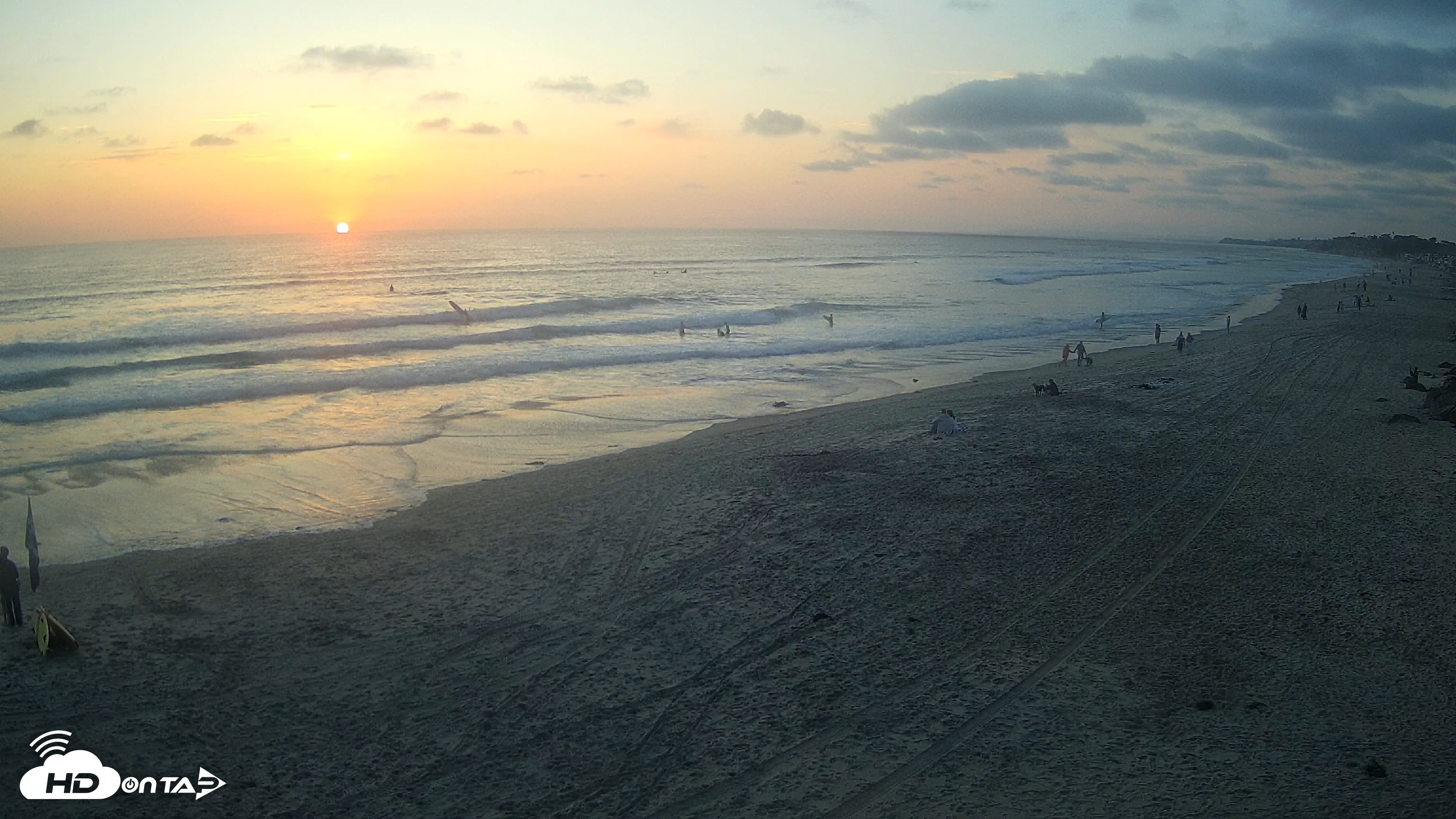 Snapshot of 17th St. Del Mar Beach - 4K NW View Live Cam taken May 29, 2025, 7:50pm PDT