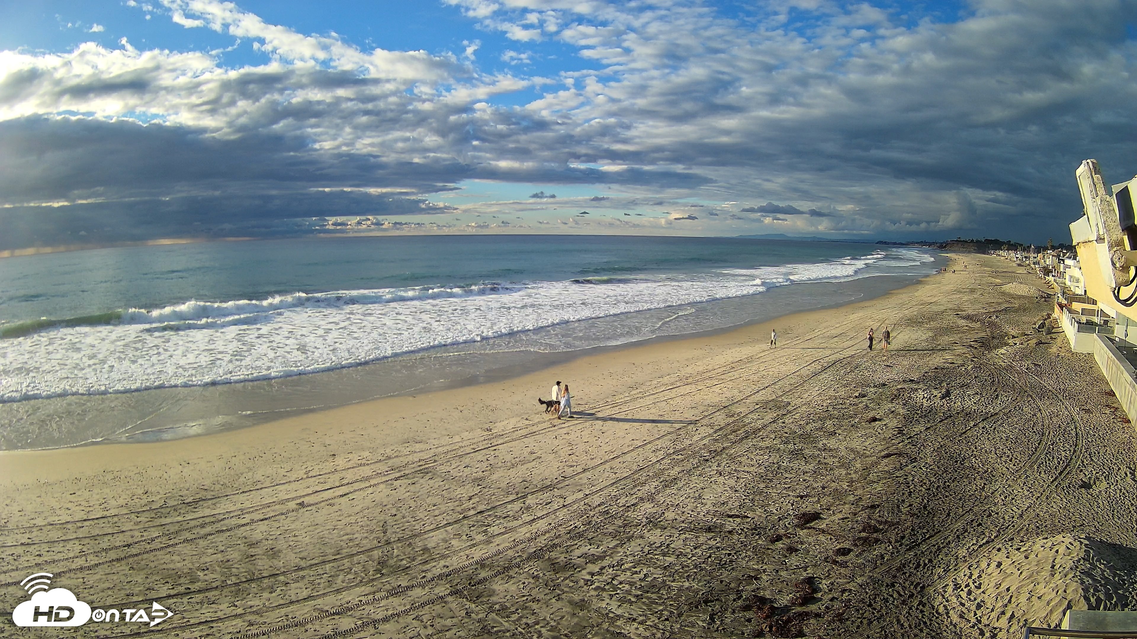 Snapshot of 17th St. Del Mar Beach - 4K NW View Live Cam taken Oct 23, 2026, 5:06pm PDT