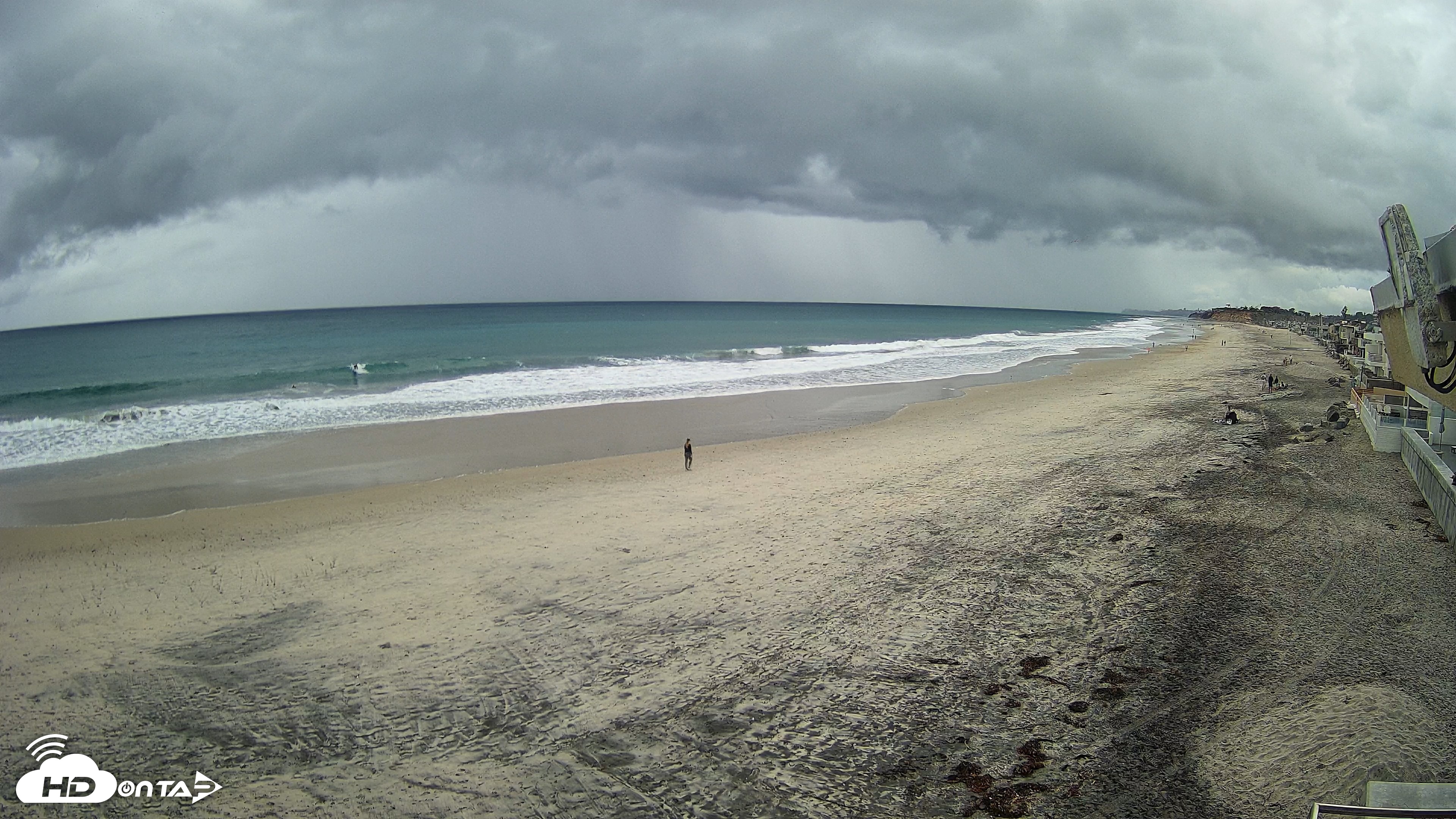 Snapshot of 17th St. Del Mar Beach - 4K NW View Live Cam taken Oct 23, 2026, 2:11pm PDT