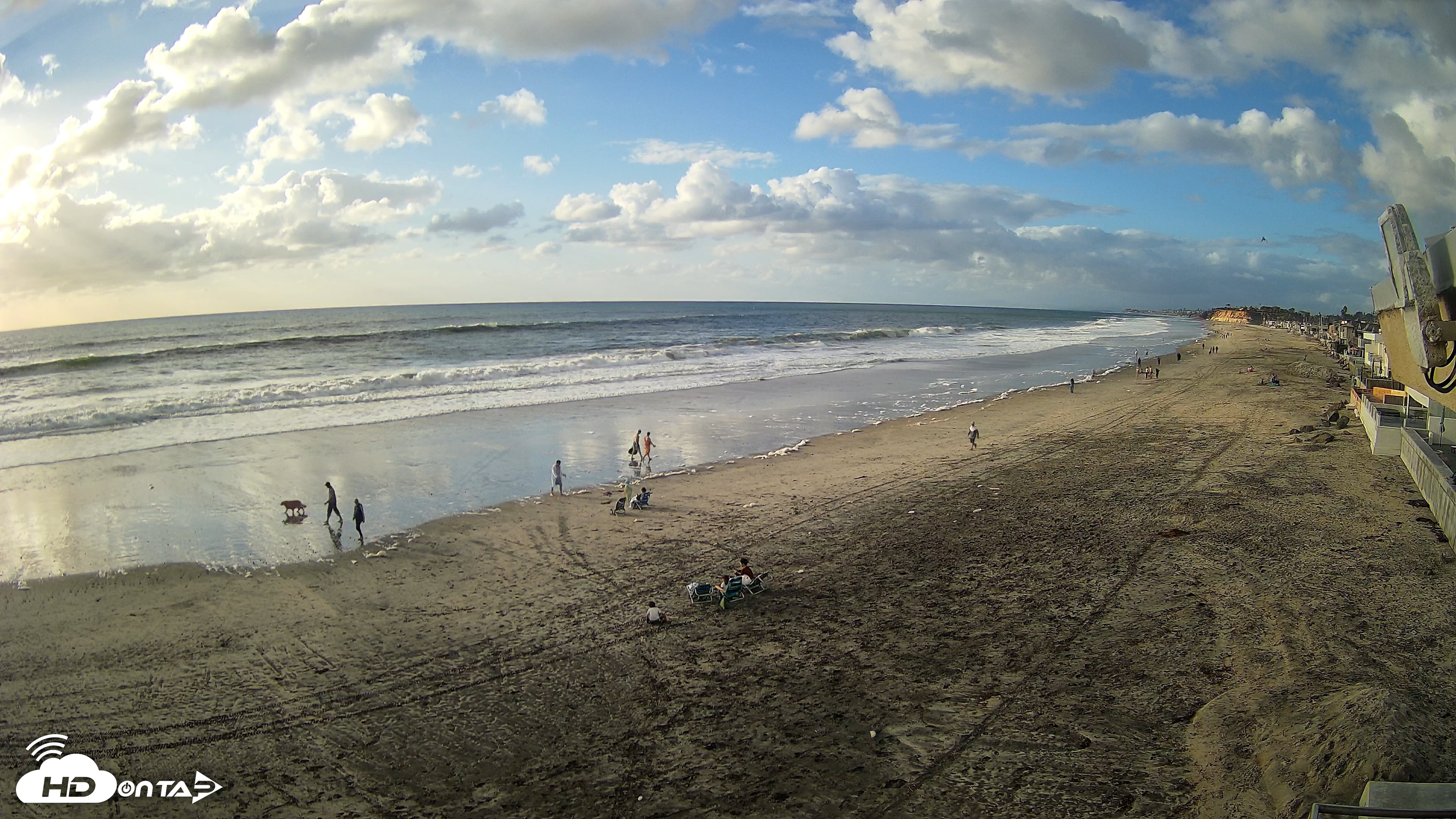 Snapshot of 17th St. Del Mar Beach - 4K NW View Live Cam taken Oct 12, 2026, 5:15pm PDT