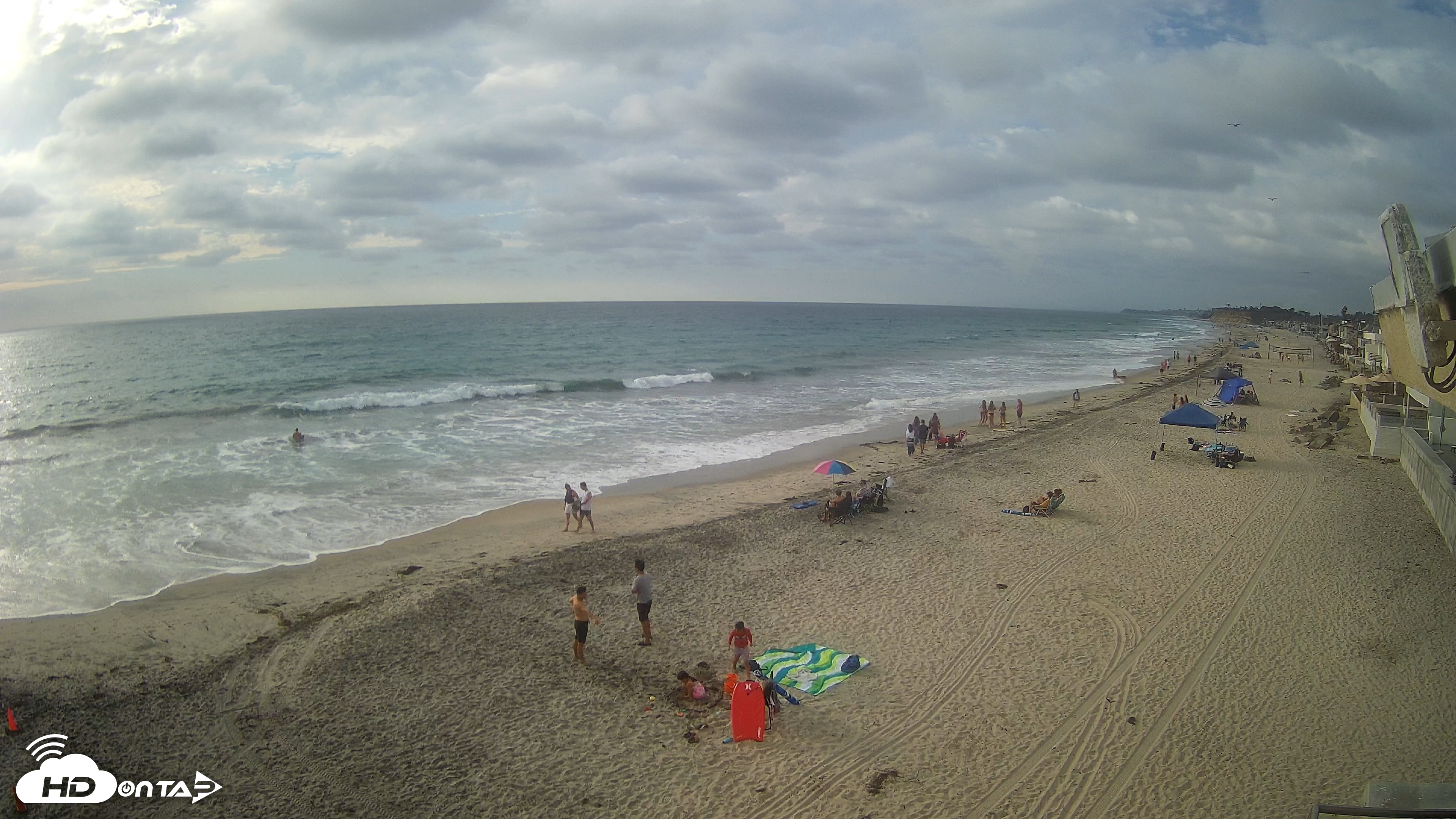 Snapshot of 17th St. Del Mar Beach - 4K NW View Live Cam taken Sep 20, 2026, 5:07pm PDT