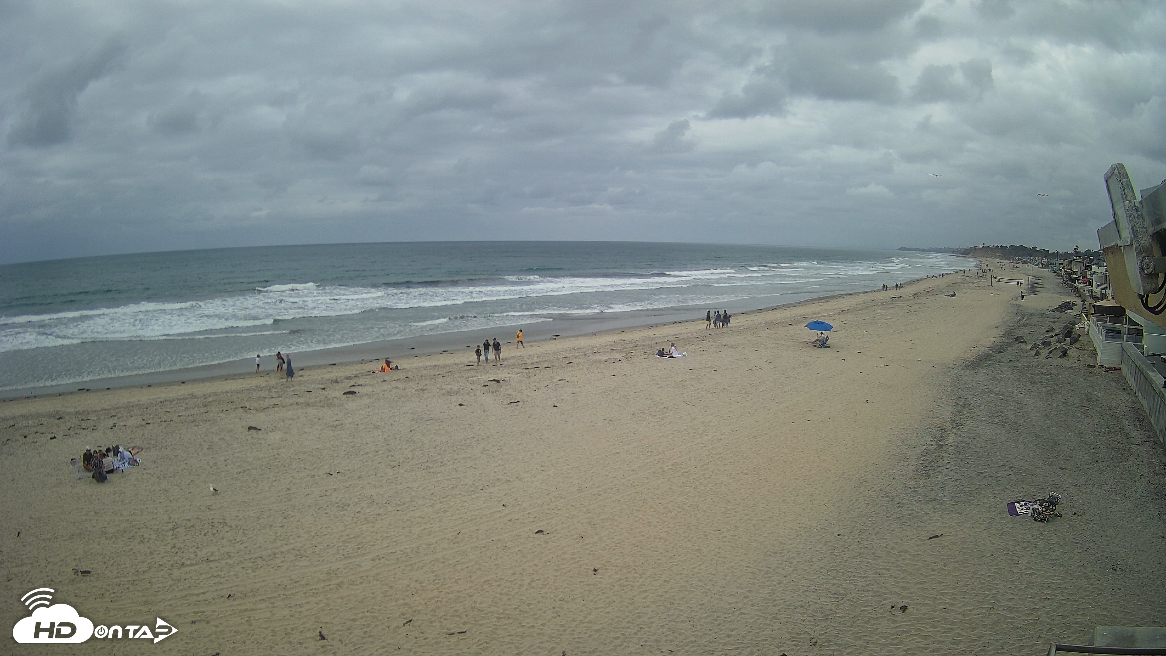 Snapshot of 17th St. Del Mar Beach - 4K NW View Live Cam taken Apr 25, 2026, 3:43pm PDT