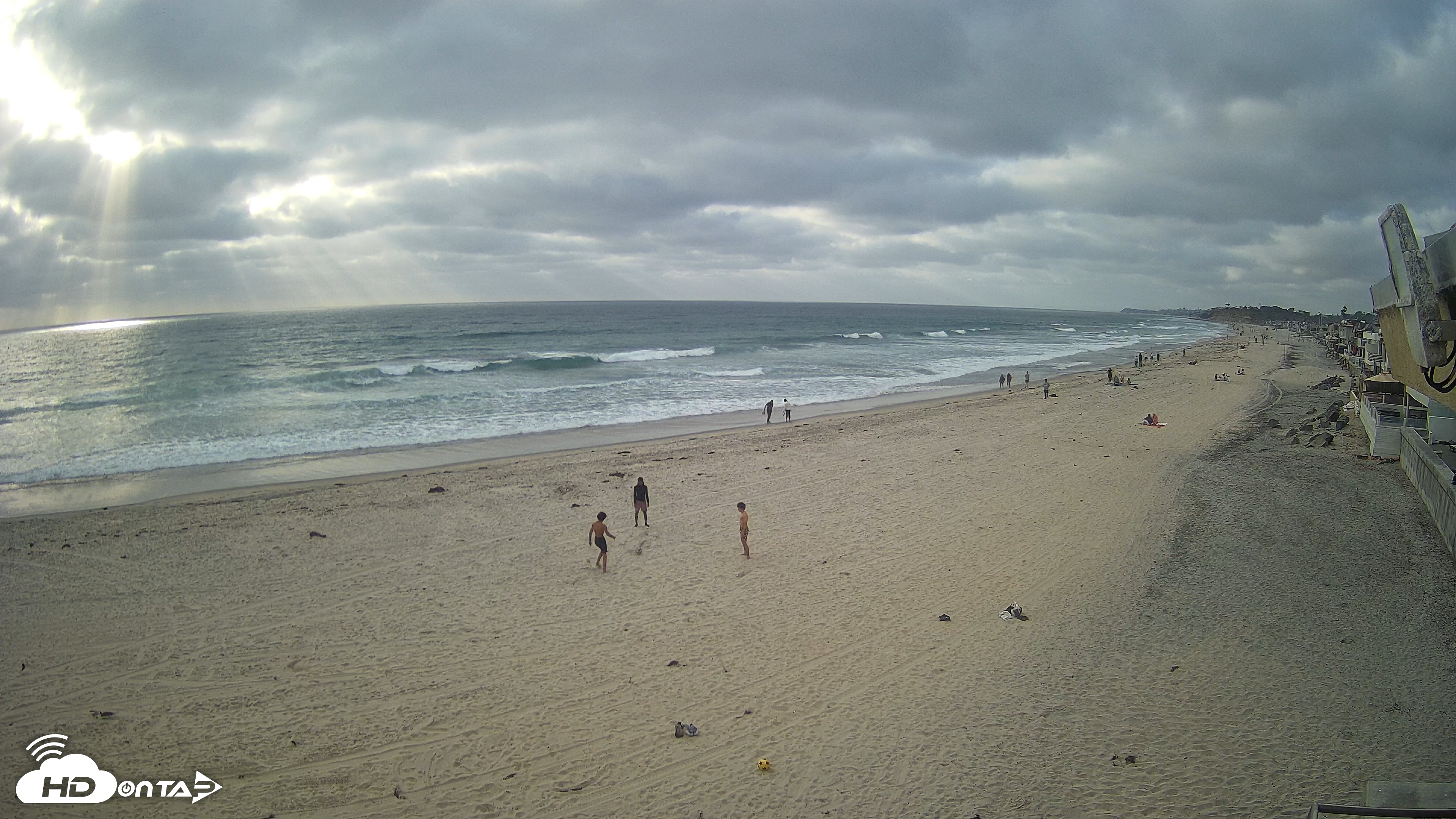 Snapshot of 17th St. Del Mar Beach - 4K NW View Live Cam taken Apr 24, 2026, 6:00pm PDT