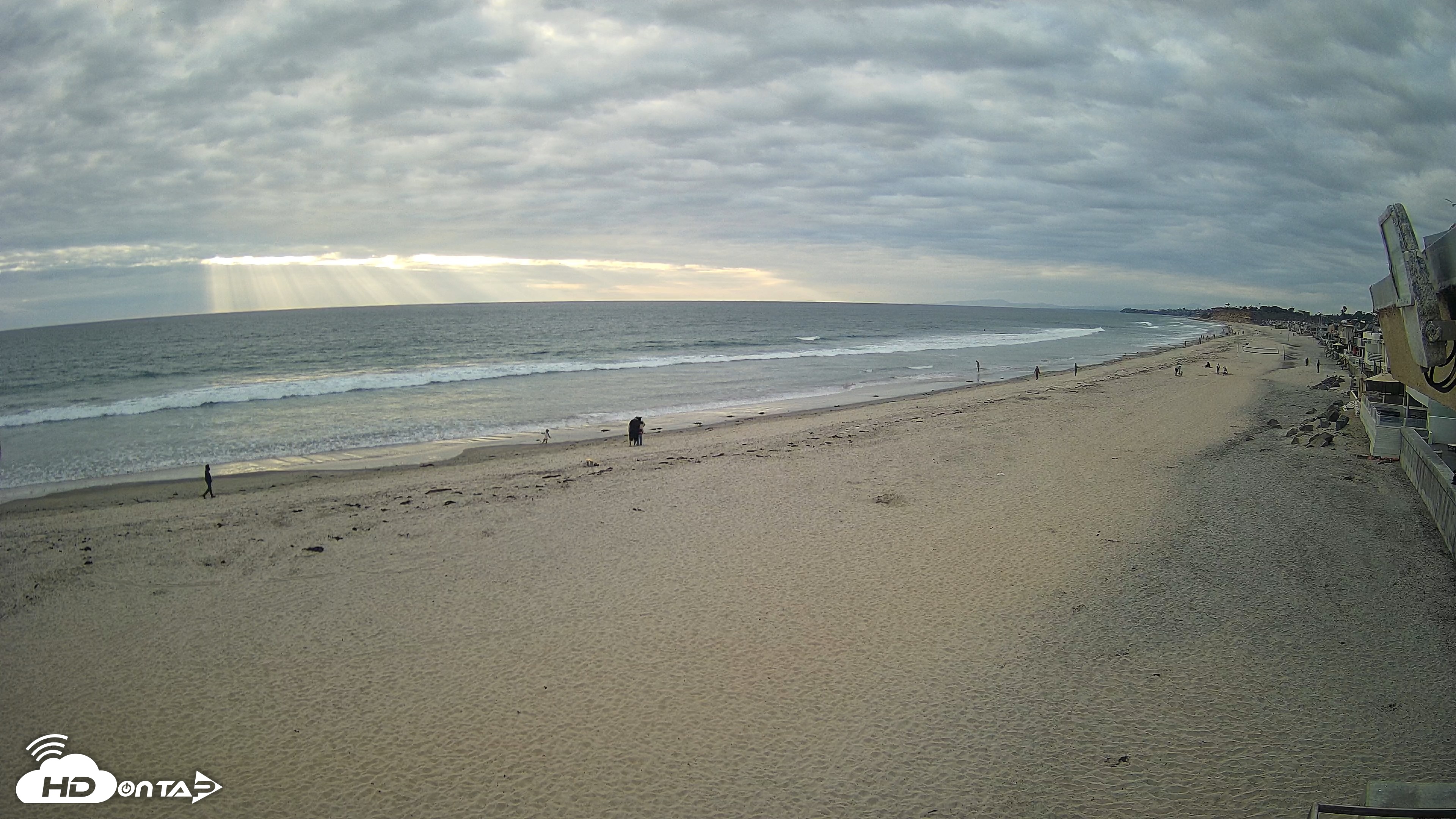 Snapshot of 17th St. Del Mar Beach - 4K NW View Live Cam taken May 3, 2026, 6:26pm PDT