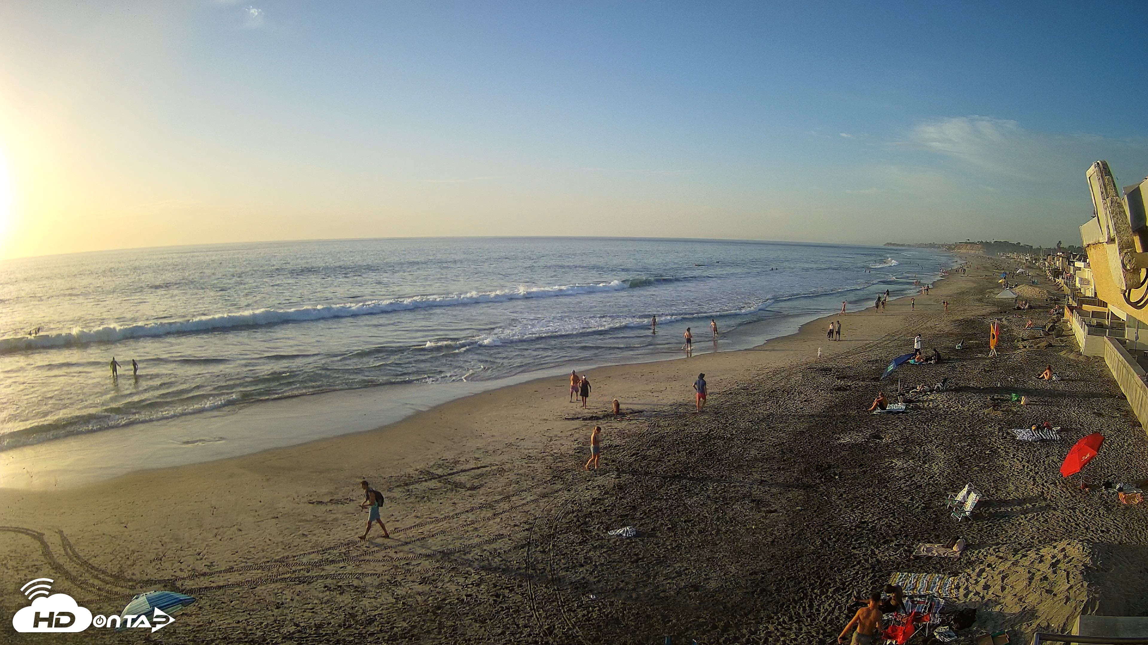 Snapshot of 17th St. Del Mar Beach - 4K NW View Live Cam taken Oct 17, 2026, 5:39pm PDT