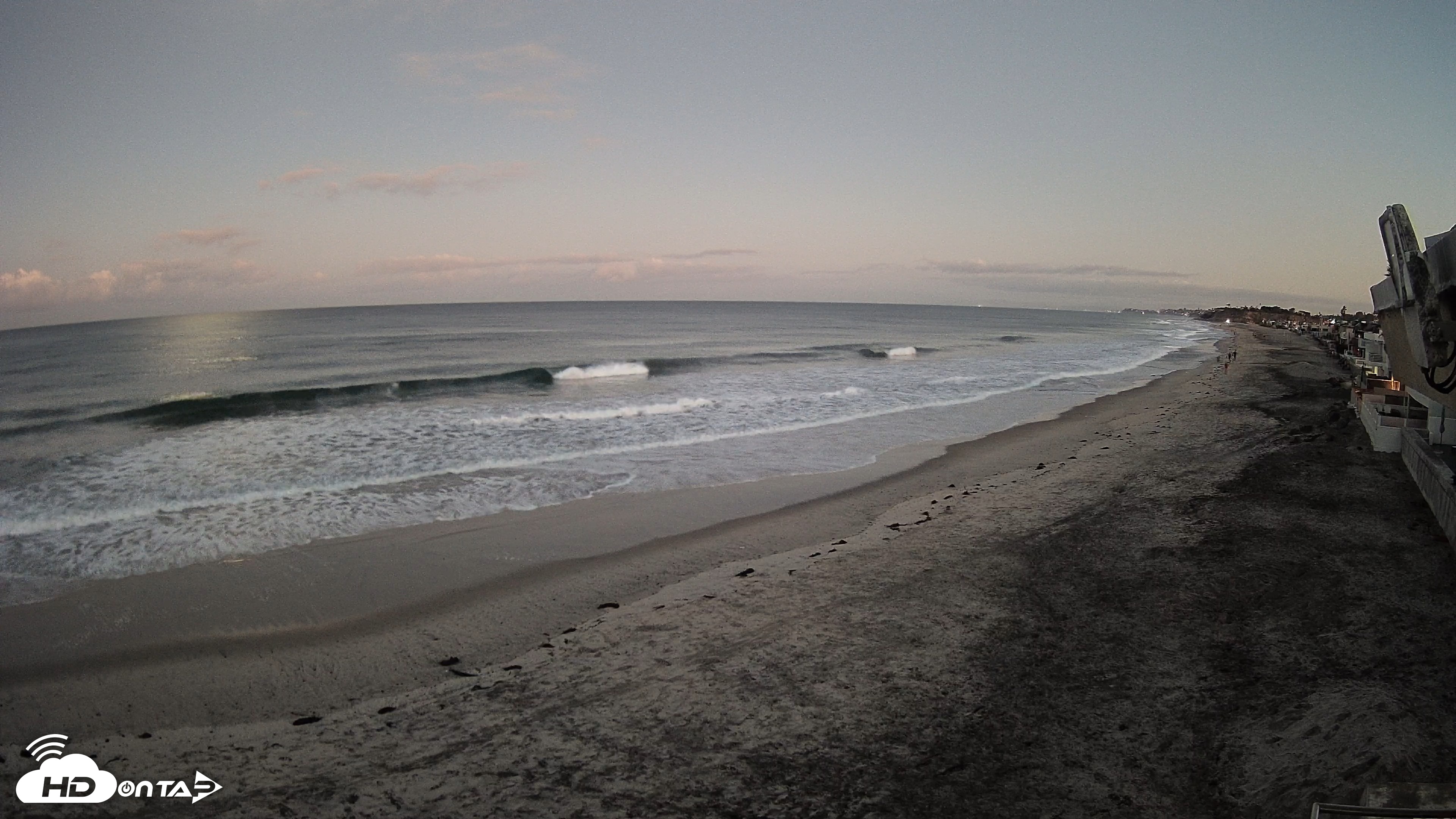 Snapshot of 17th St. Del Mar Beach - 4K NW View Live Cam taken Oct 27, 2026, 6:40am PDT