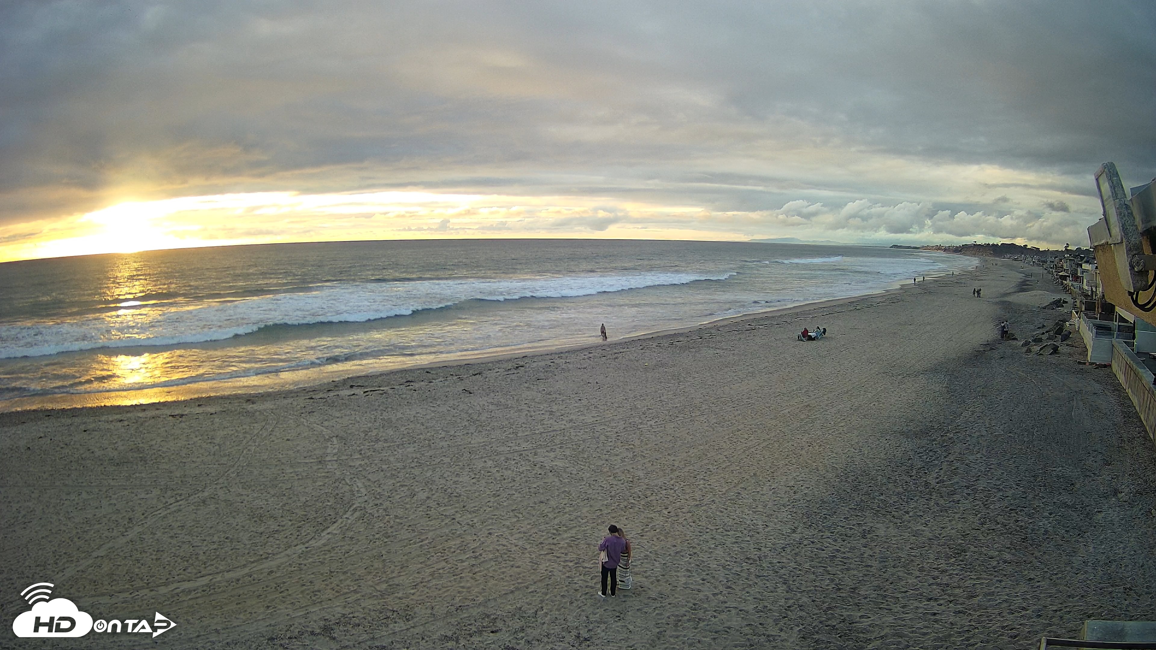 Snapshot of 17th St. Del Mar Beach - 4K NW View Live Cam taken Apr 12, 2026, 6:57pm PDT