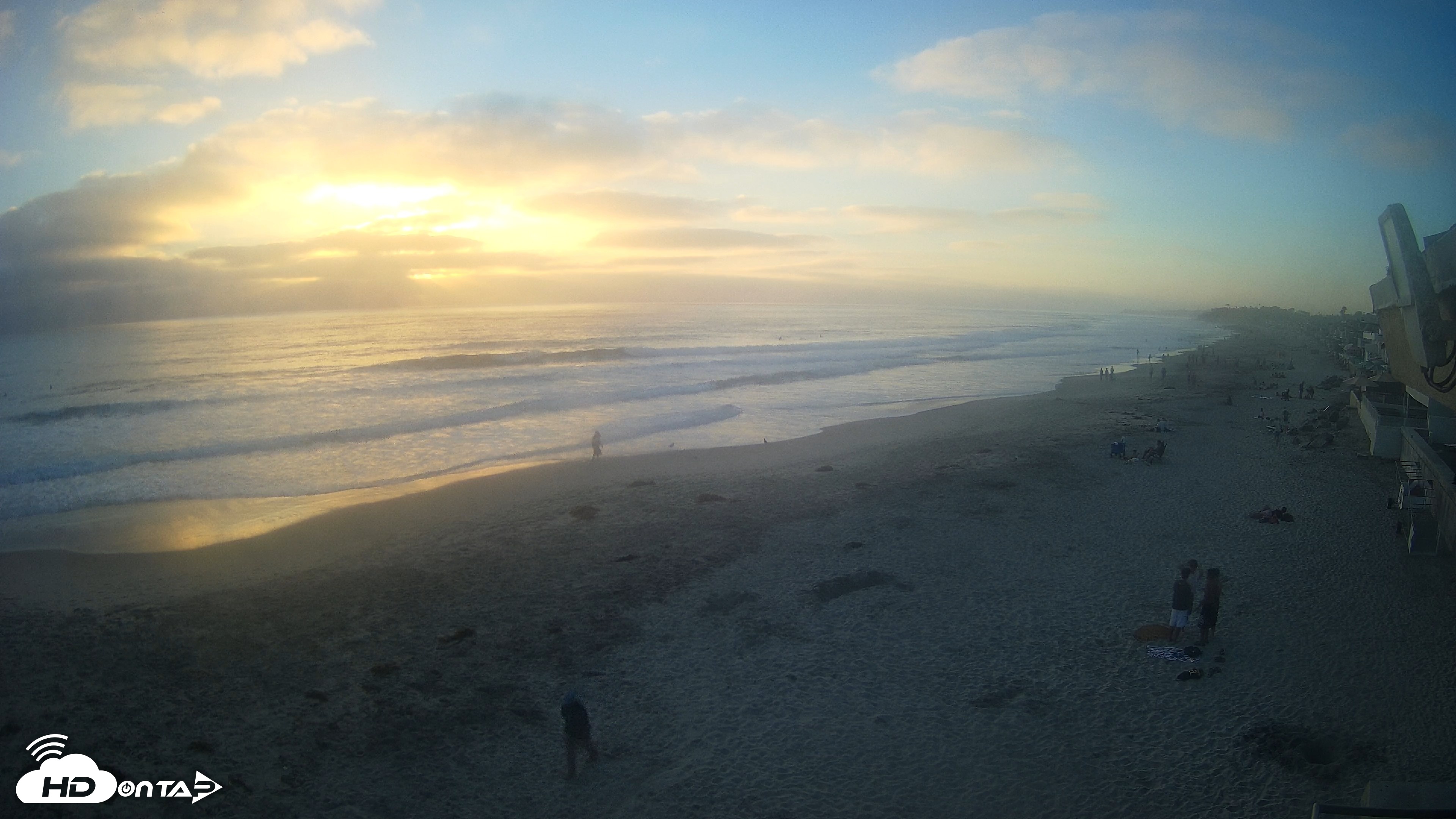 Snapshot of 17th St. Del Mar Beach - 4K NW View Live Cam taken Jul 8, 2026, 7:42pm PDT