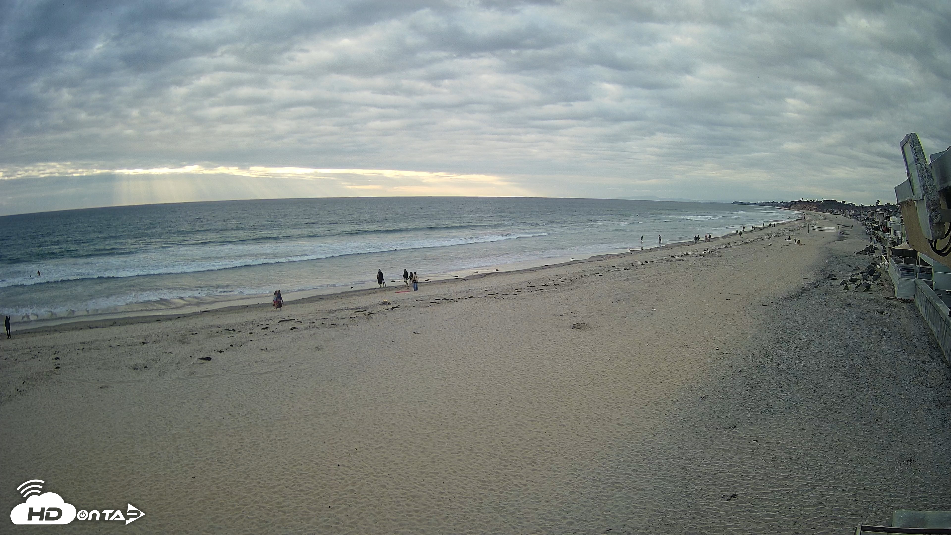 Snapshot of 17th St. Del Mar Beach - 4K NW View Live Cam taken May 3, 2026, 6:23pm PDT