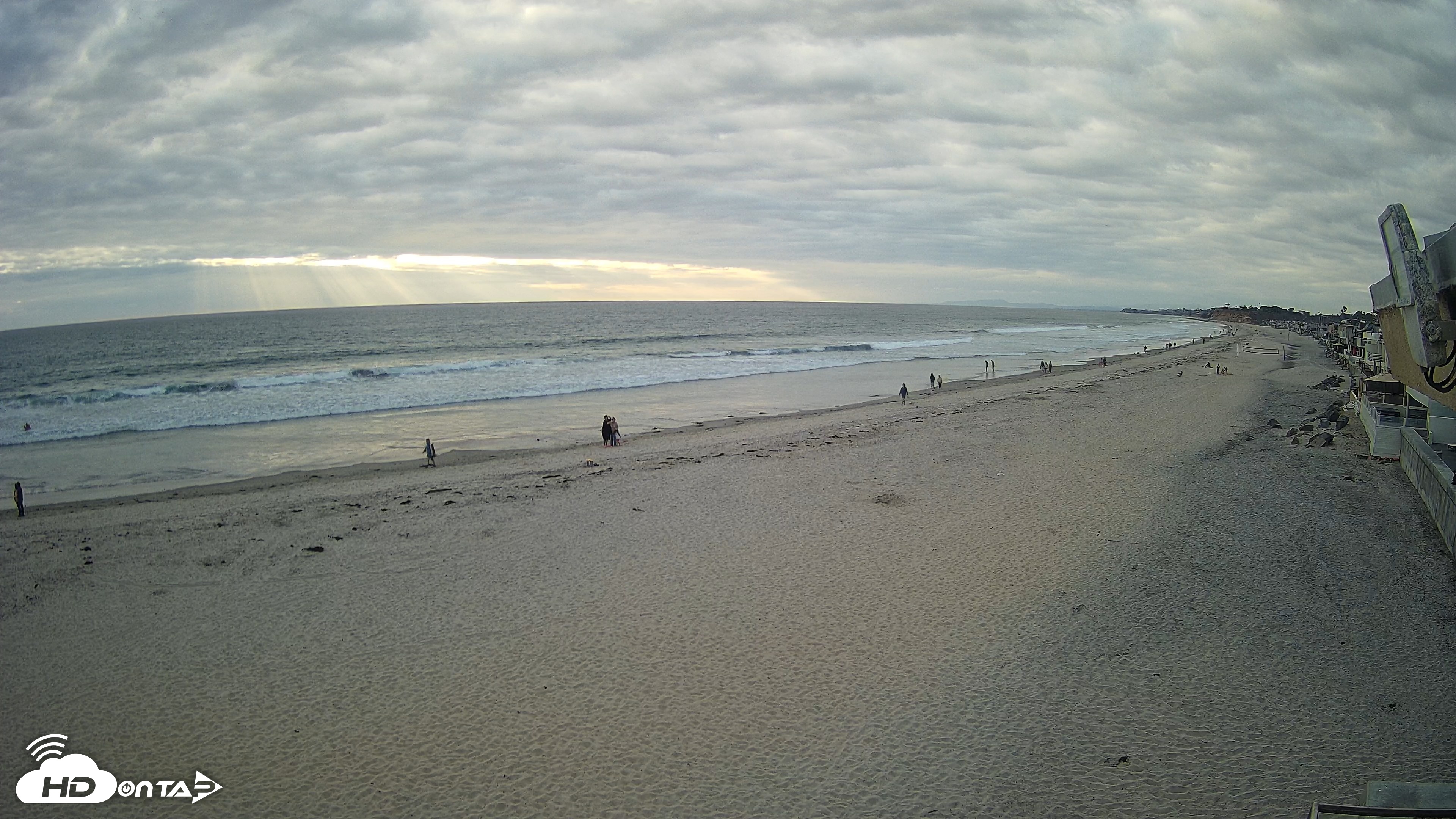Snapshot of 17th St. Del Mar Beach - 4K NW View Live Cam taken May 3, 2026, 6:24pm PDT
