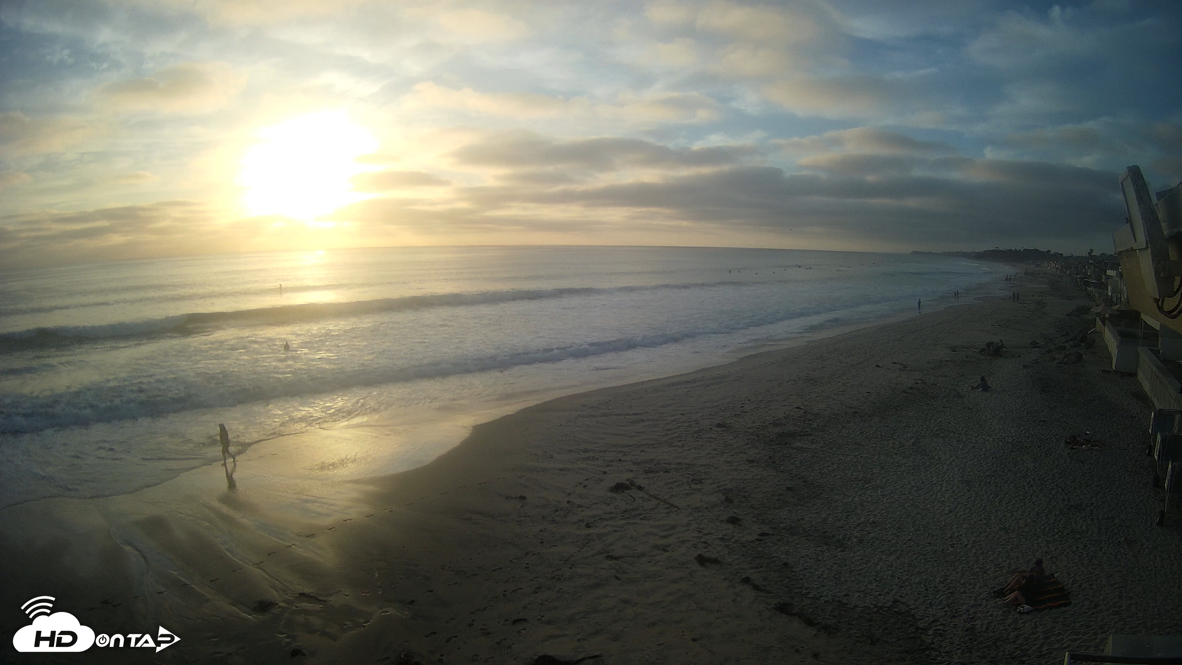 Snapshot of 17th St. Del Mar Beach - 4K NW View Live Cam taken Jun 11, 2026, 7:31pm PDT