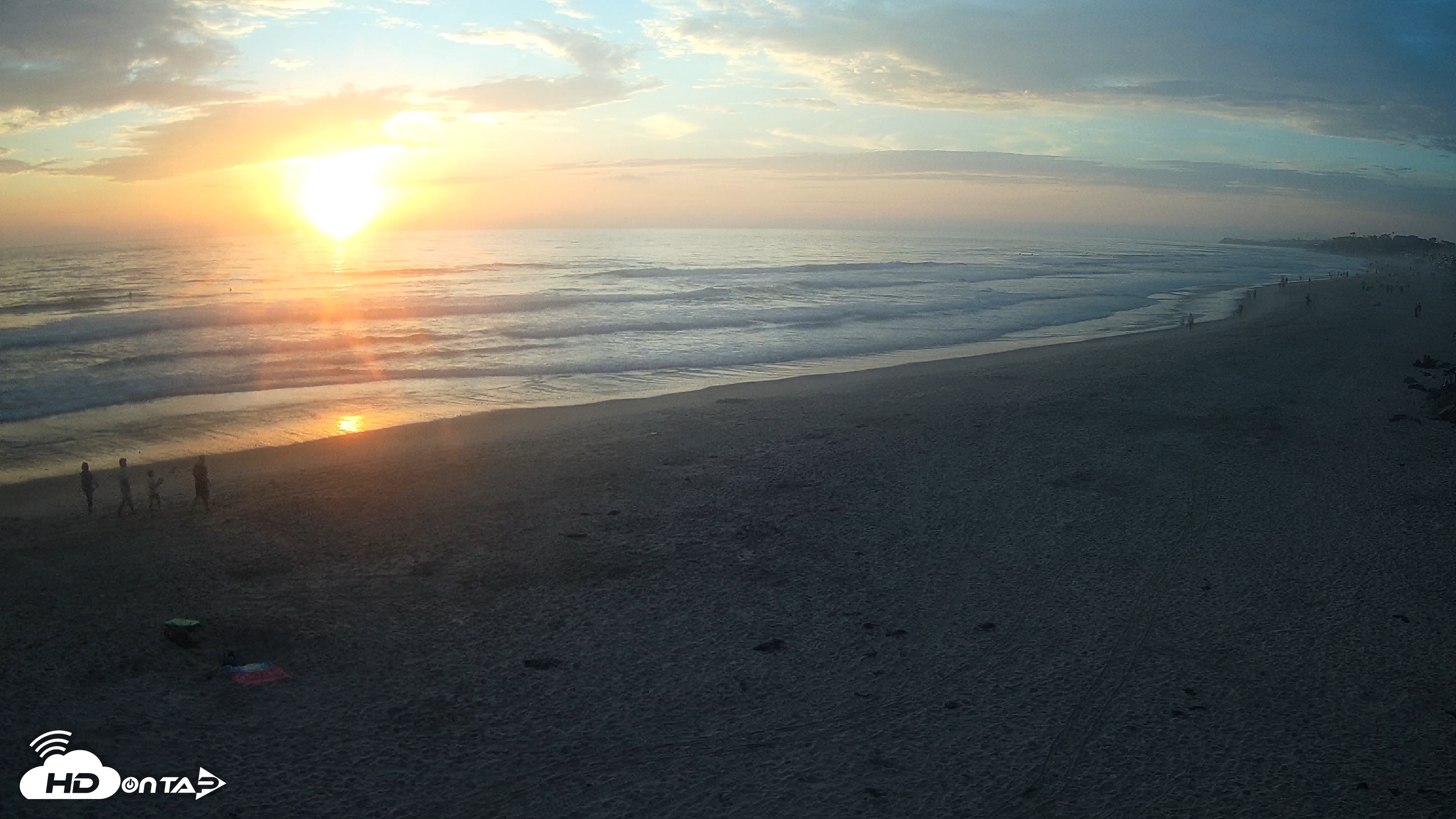 Snapshot of 17th St. Del Mar Beach - 4K NW View Live Cam taken Jun 1, 2025, 7:46pm PDT