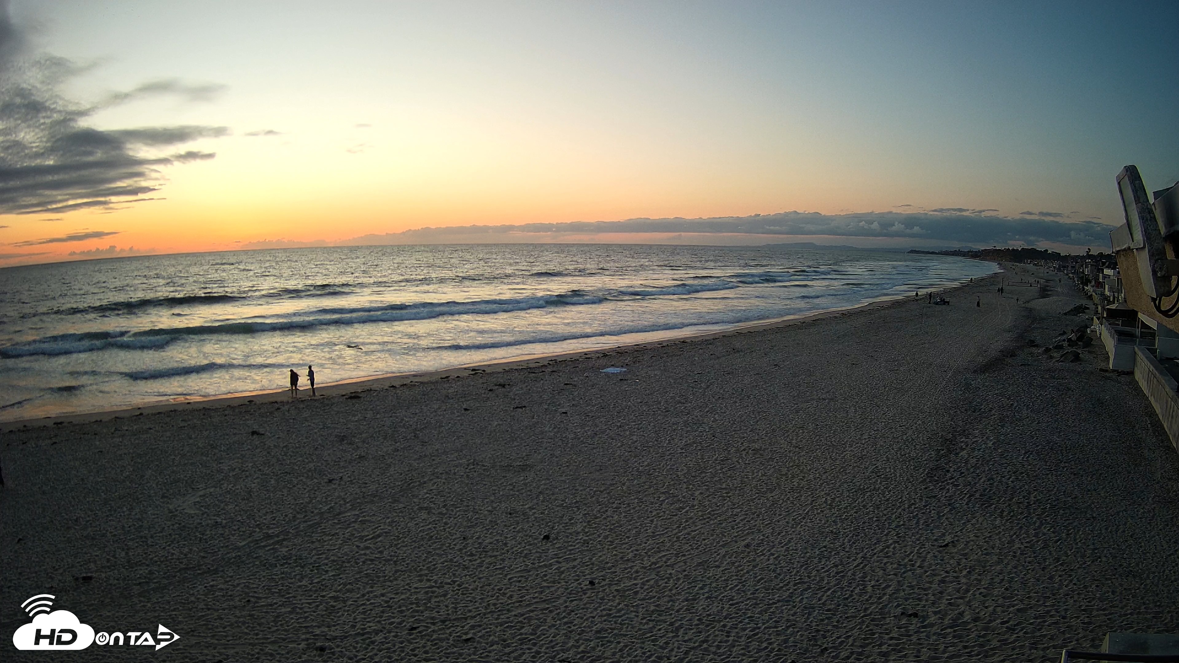Snapshot of 17th St. Del Mar Beach - 4K NW View Live Cam taken Apr 26, 2026, 7:33pm PDT