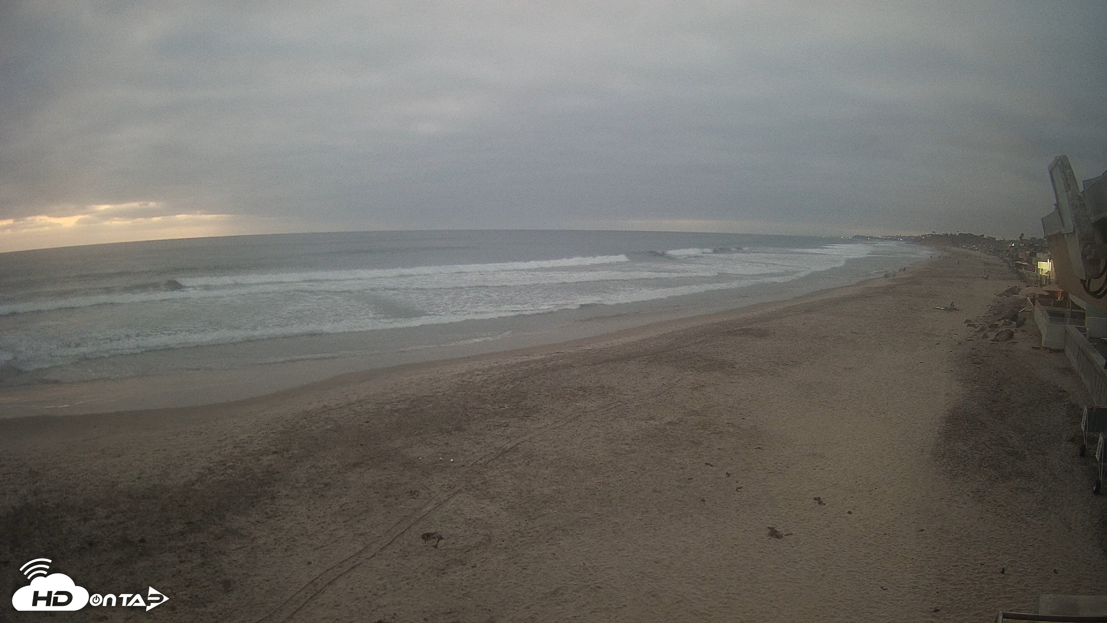 Snapshot of 17th St. Del Mar Beach - 4K NW View Live Cam taken Jun 6, 2026, 8:16pm PDT