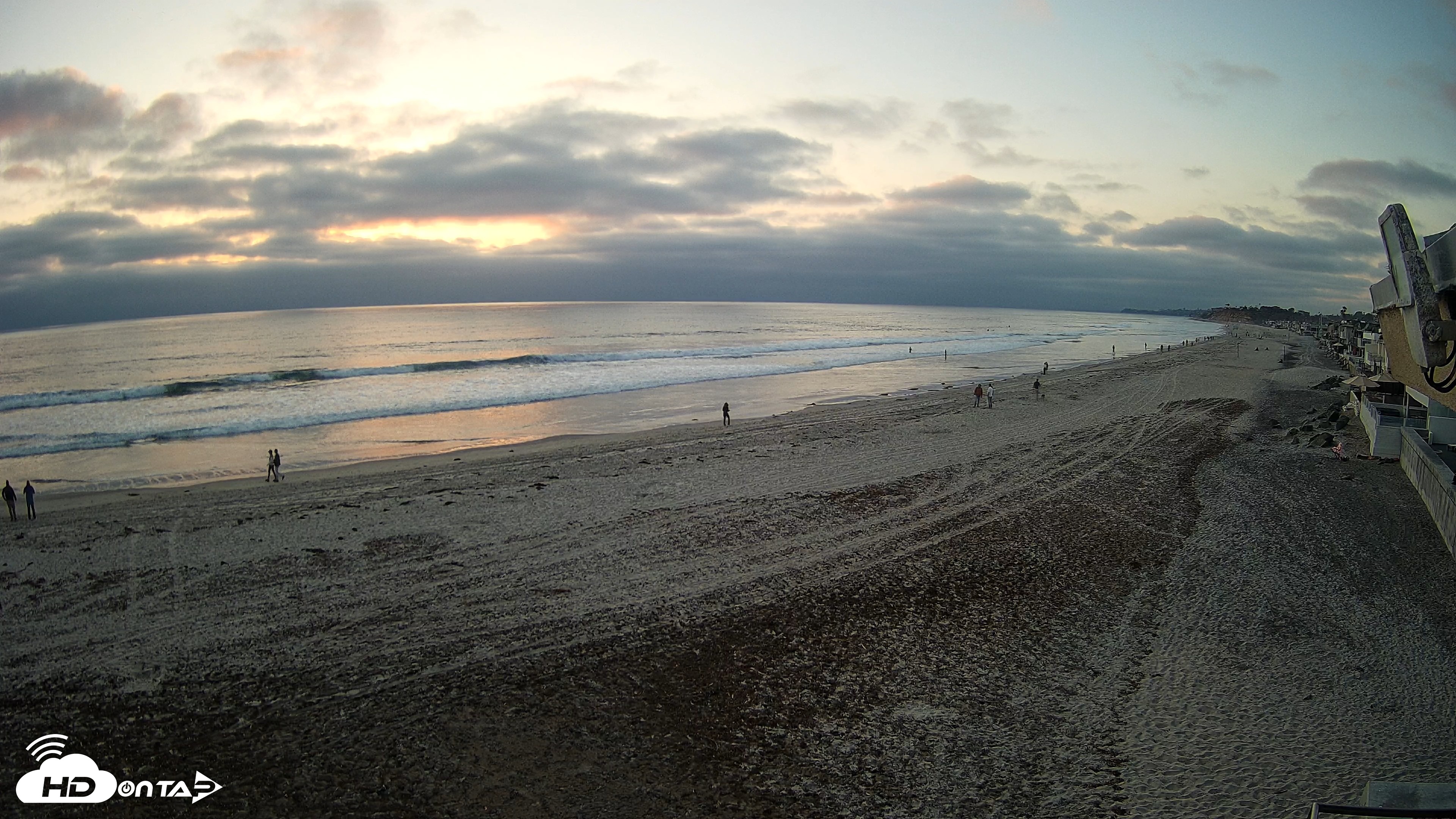 Snapshot of 17th St. Del Mar Beach - 4K NW View Live Cam taken May 7, 2026, 7:27pm PDT