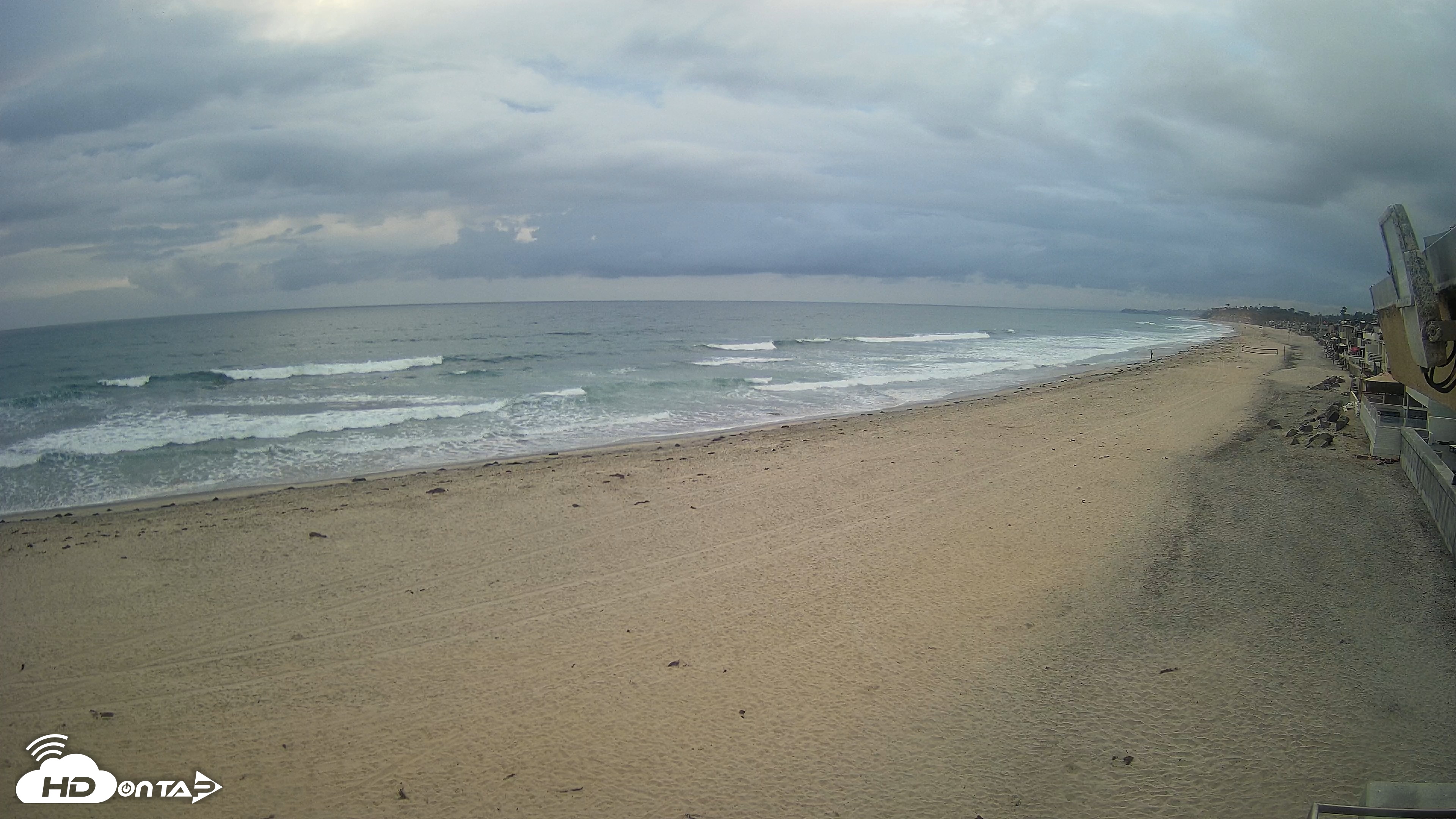 Snapshot of 17th St. Del Mar Beach - 4K NW View Live Cam taken Apr 25, 2026, 6:32pm PDT