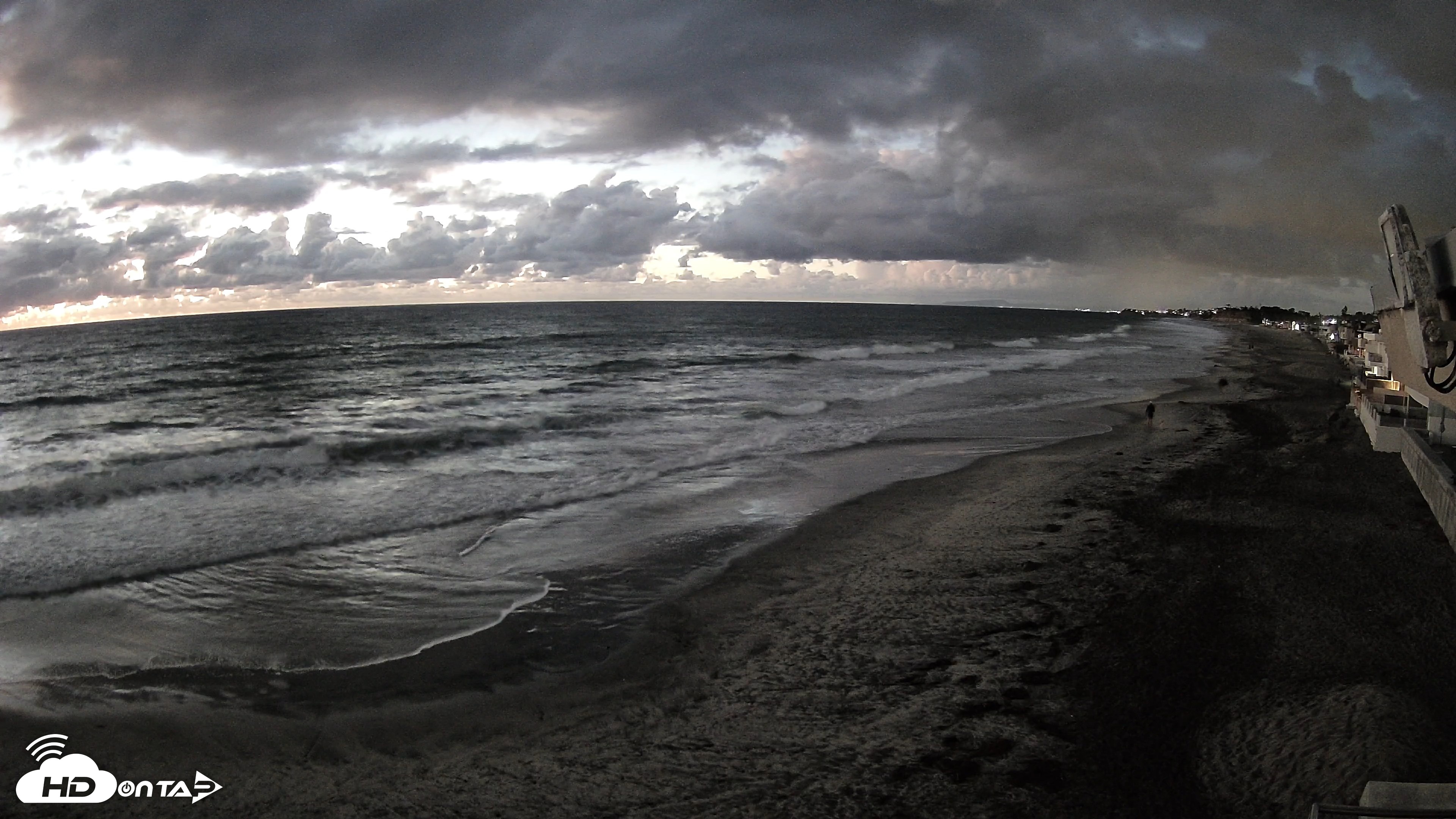 Snapshot of 17th St. Del Mar Beach - 4K NW View Live Cam taken Oct 22, 2026, 6:38pm PDT