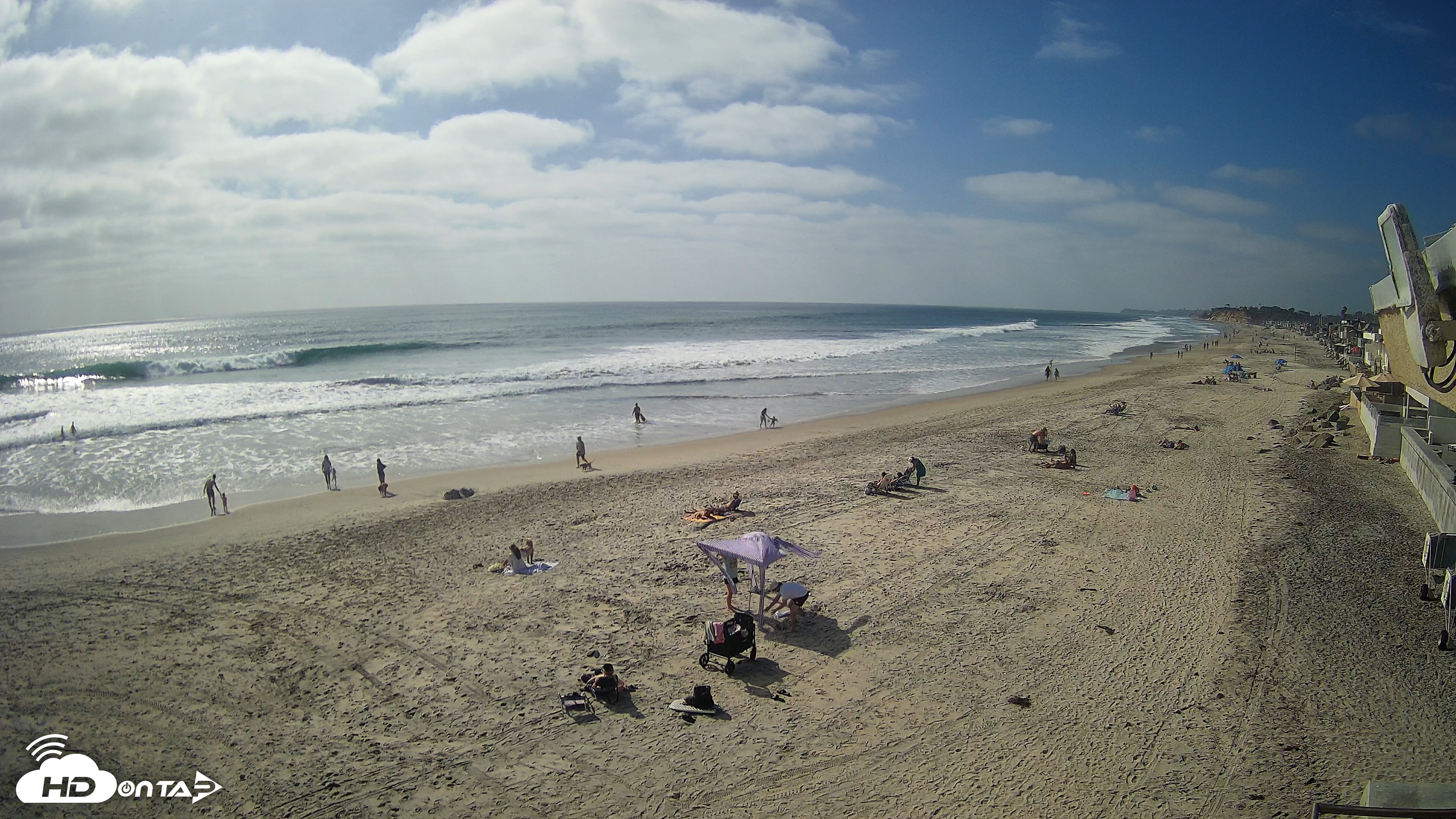 Snapshot of 17th St. Del Mar Beach - 4K NW View Live Cam taken Jun 1, 2026, 4:42pm PDT
