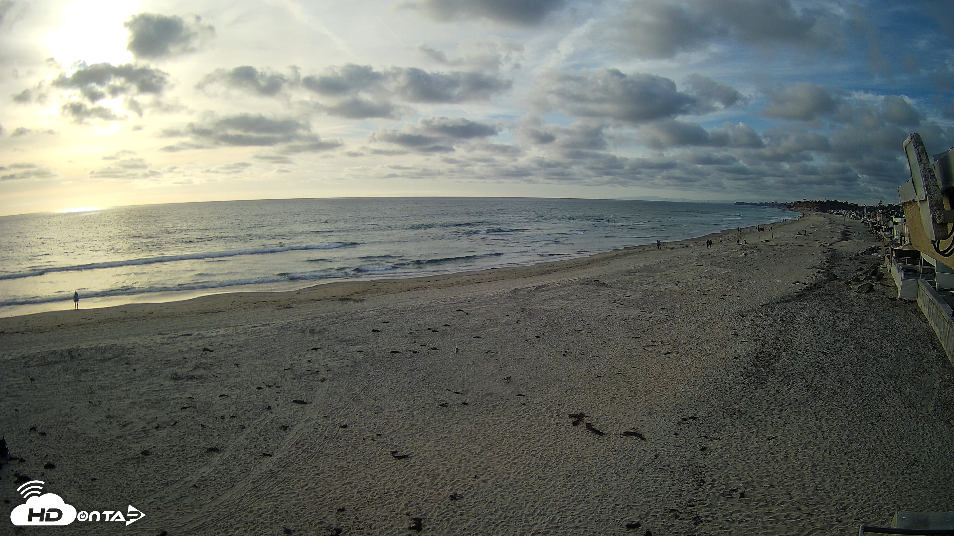 Snapshot of 17th St. Del Mar Beach - 4K NW View Live Cam taken Apr 20, 2026, 6:12pm PDT