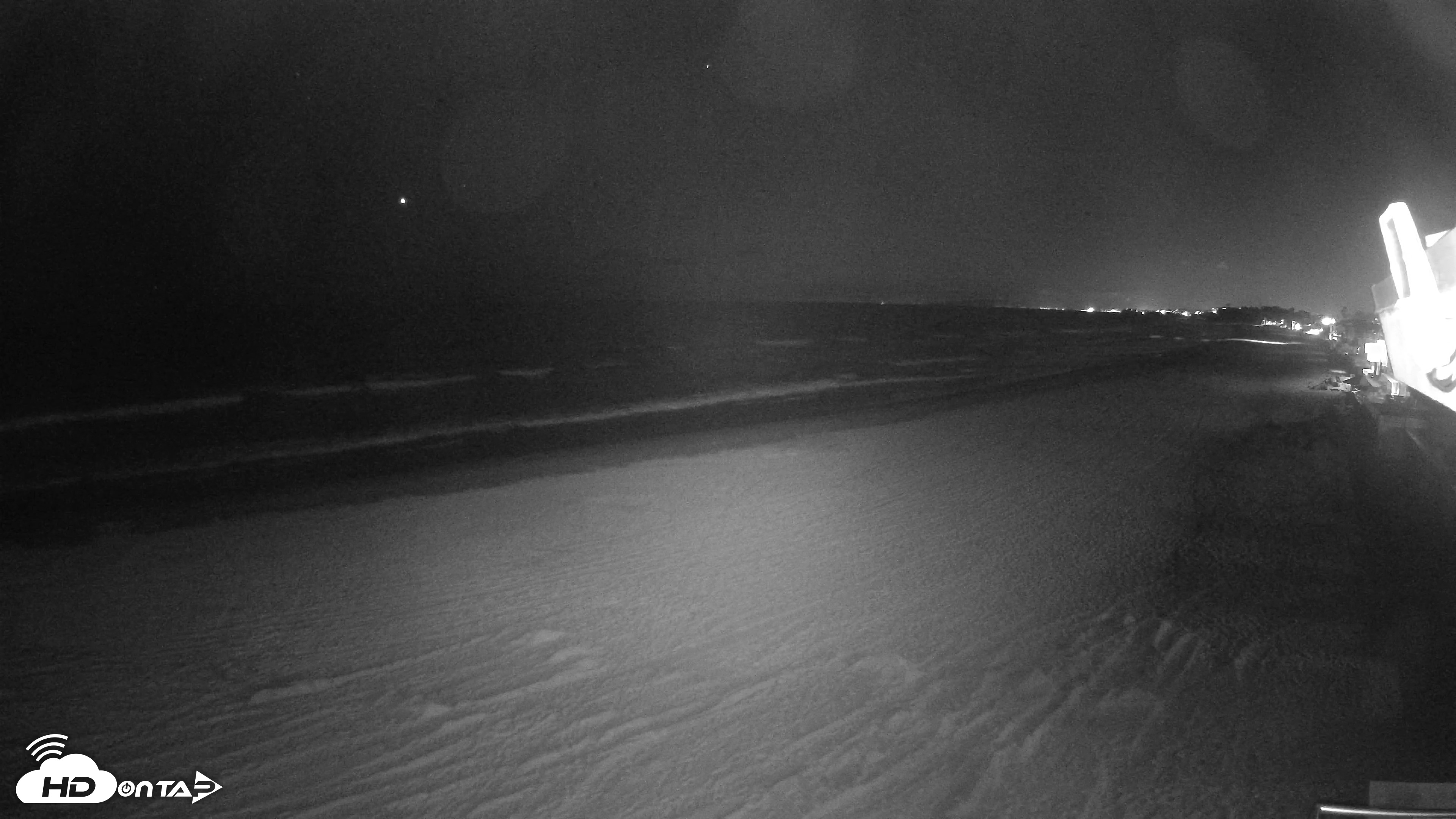 Snapshot of 17th St. Del Mar Beach - 4K NW View Live Cam taken May 13, 2026, 9:31pm PDT