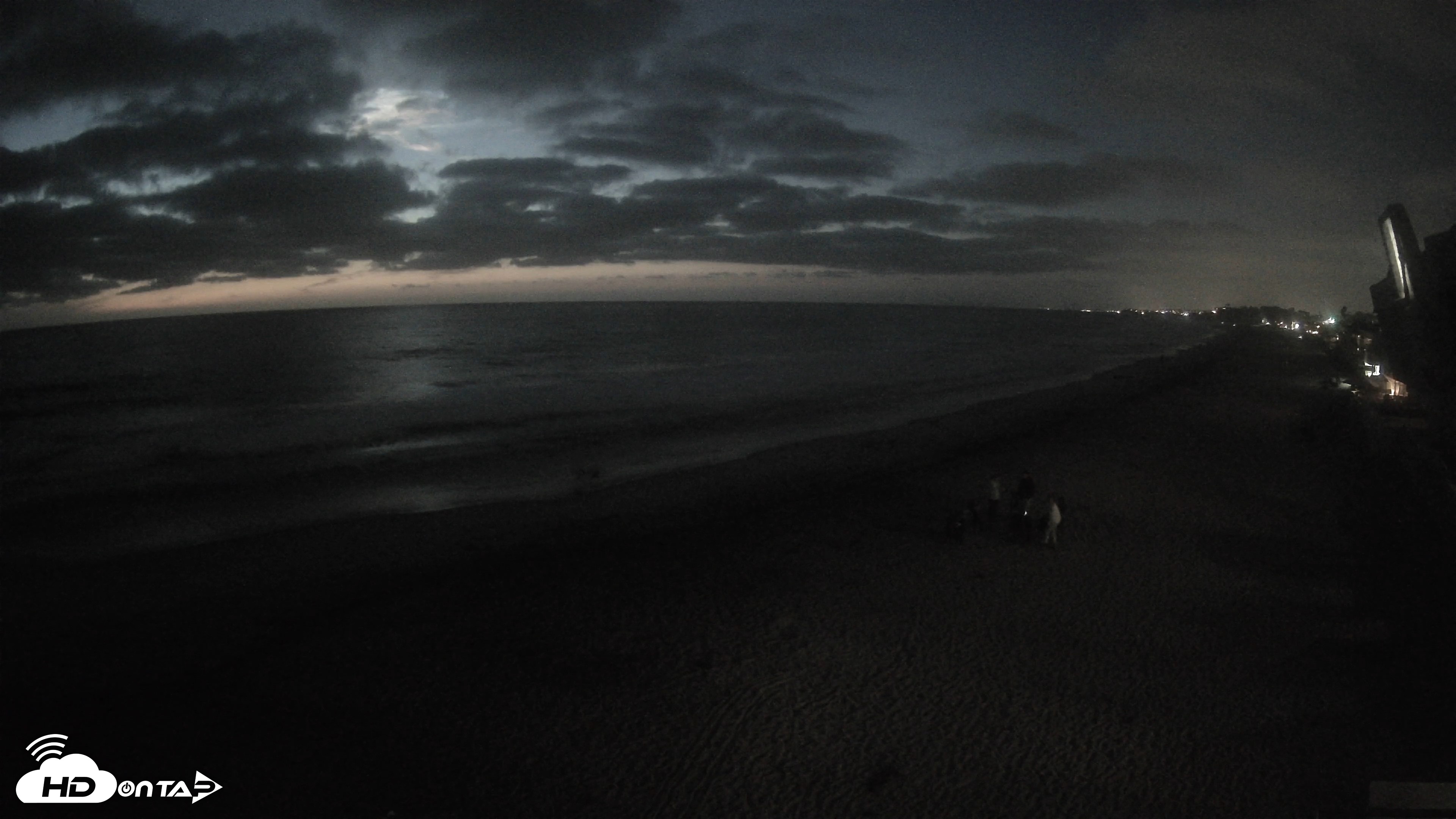Snapshot of 17th St. Del Mar Beach - 4K NW View Live Cam taken Sep 19, 2026, 7:30pm PDT