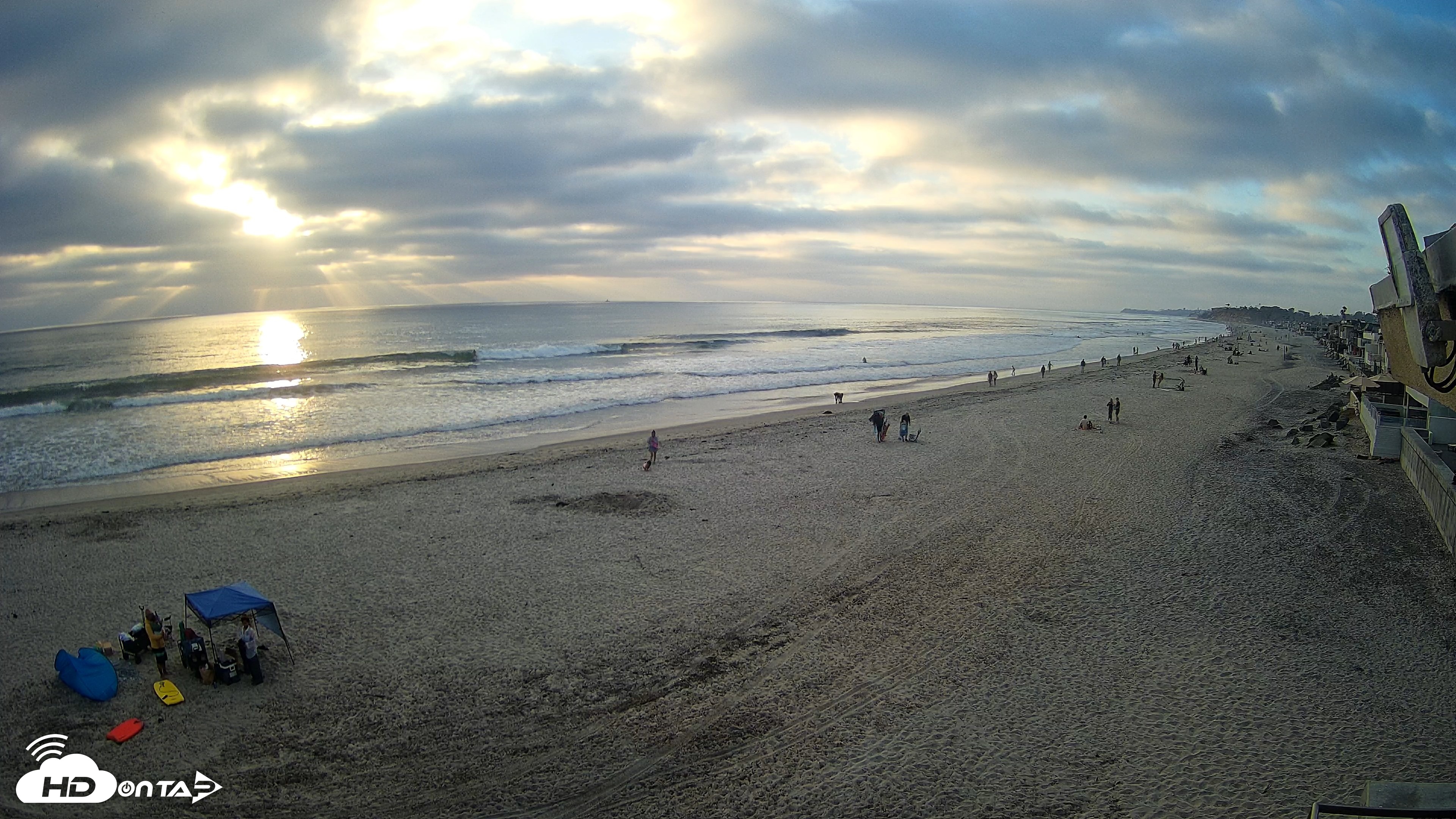 Snapshot of 17th St. Del Mar Beach - 4K NW View Live Cam taken May 9, 2026, 7:04pm PDT