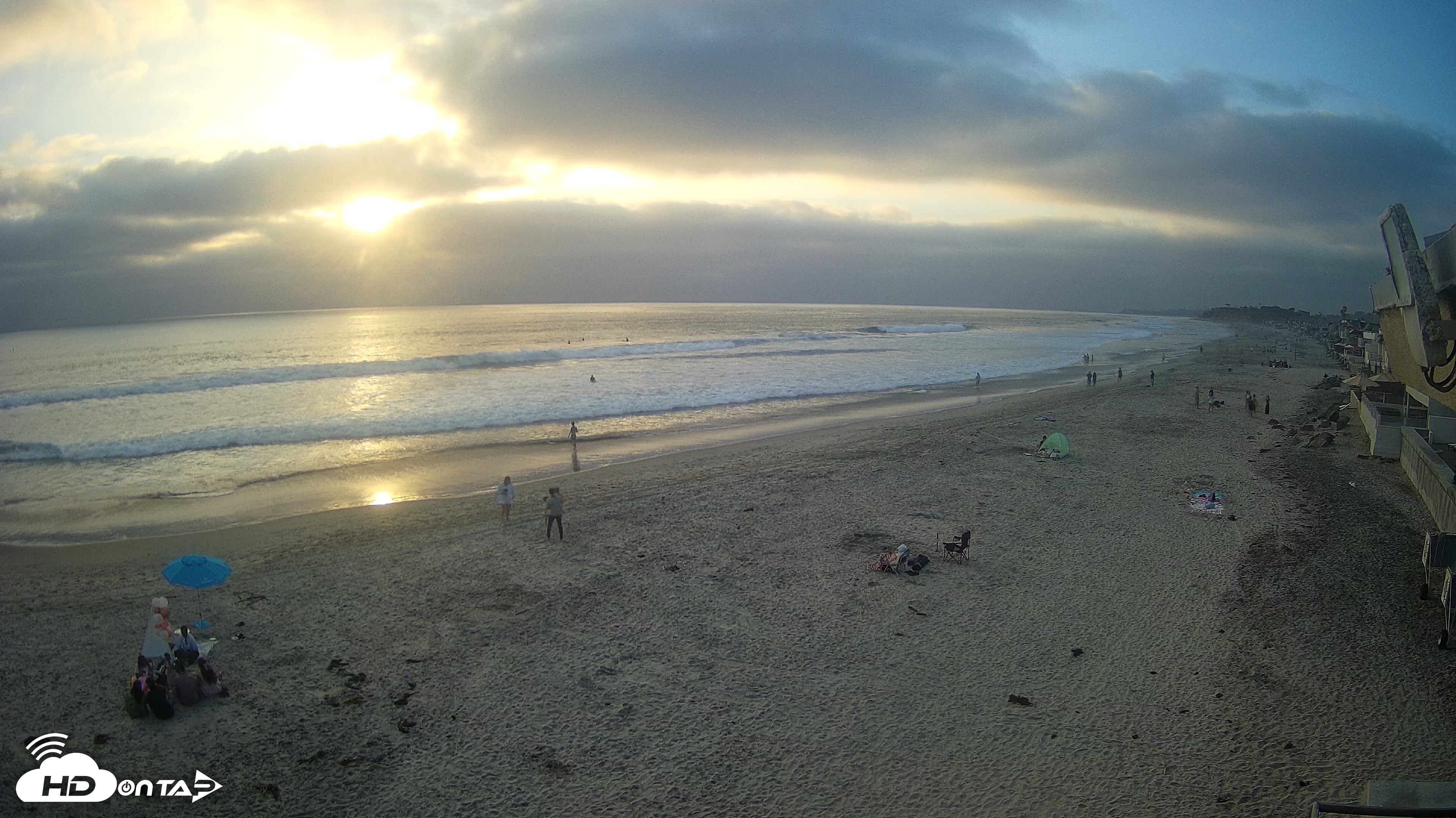 Snapshot of 17th St. Del Mar Beach - 4K NW View Live Cam taken Jun 4, 2026, 7:22pm PDT