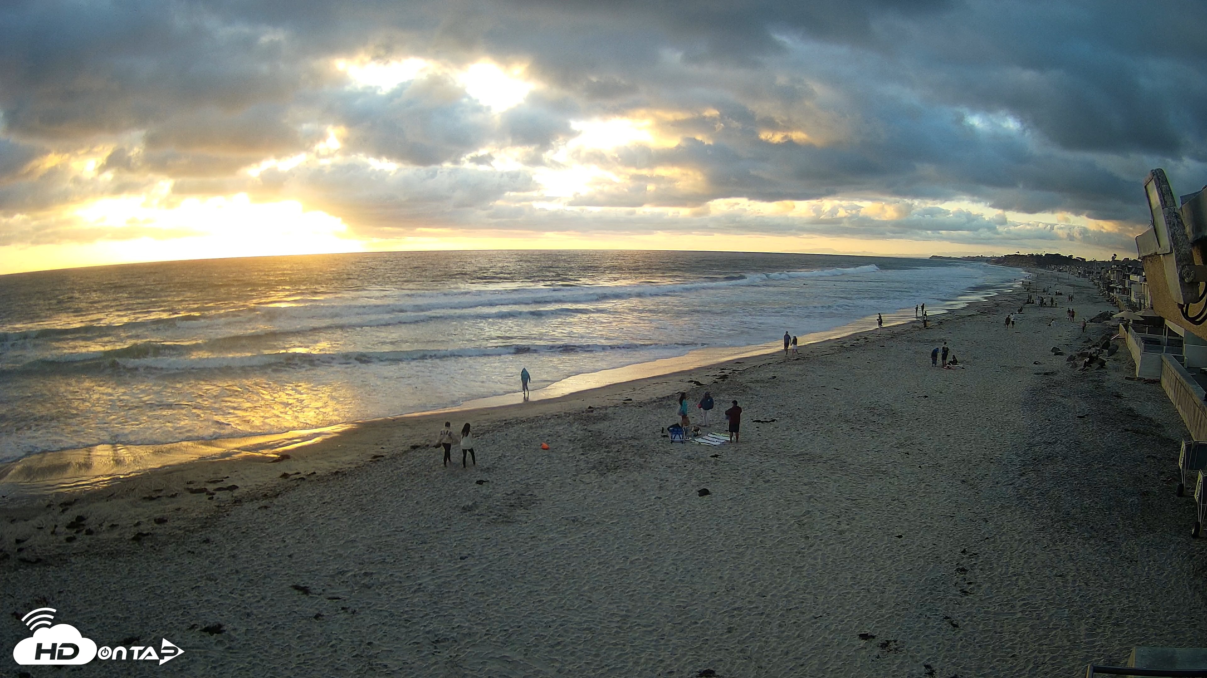 Snapshot of 17th St. Del Mar Beach - 4K NW View Live Cam taken May 25, 2026, 7:27pm PDT