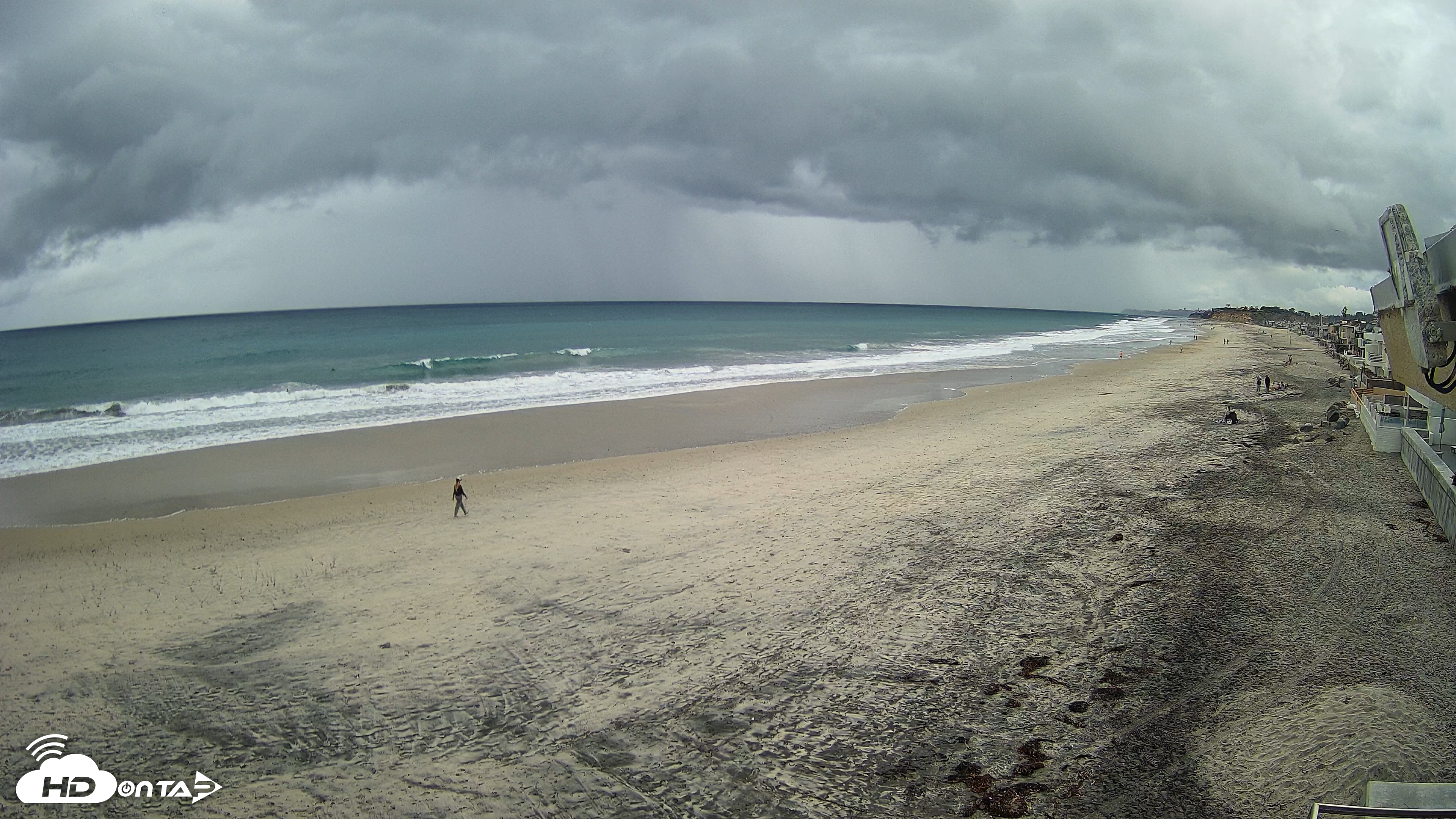 Snapshot of 17th St. Del Mar Beach - 4K NW View Live Cam taken Oct 23, 2026, 2:10pm PDT