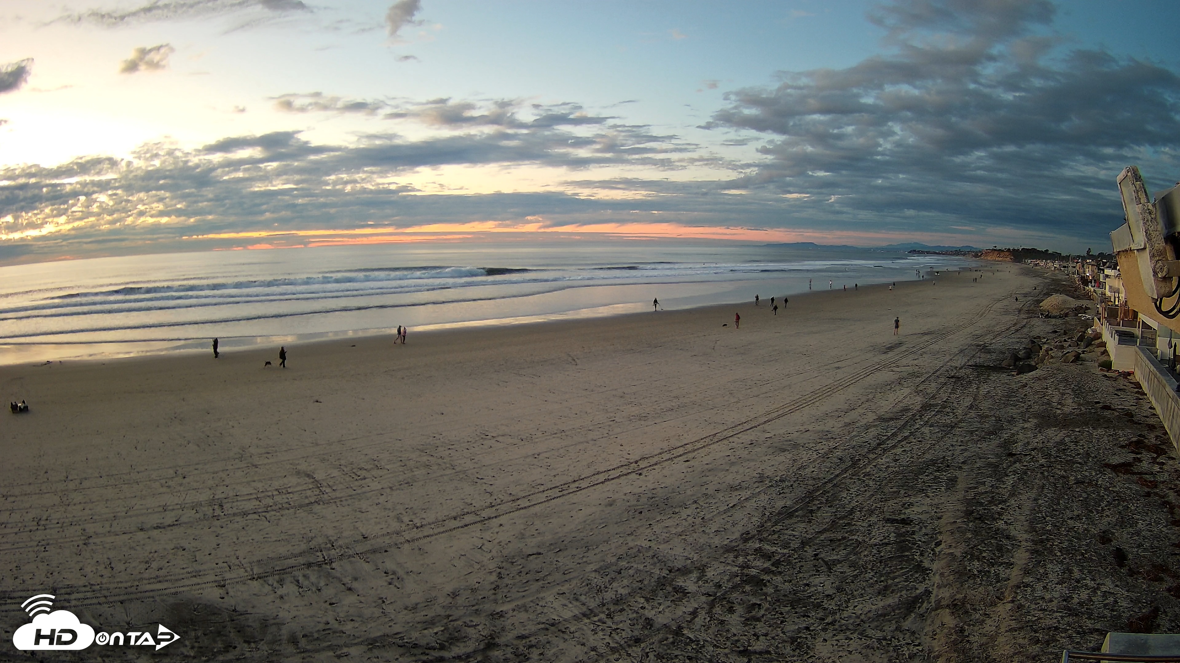 Snapshot of 17th St. Del Mar Beach - 4K NW View Live Cam taken Jan 6, 2026, 5:12pm PST