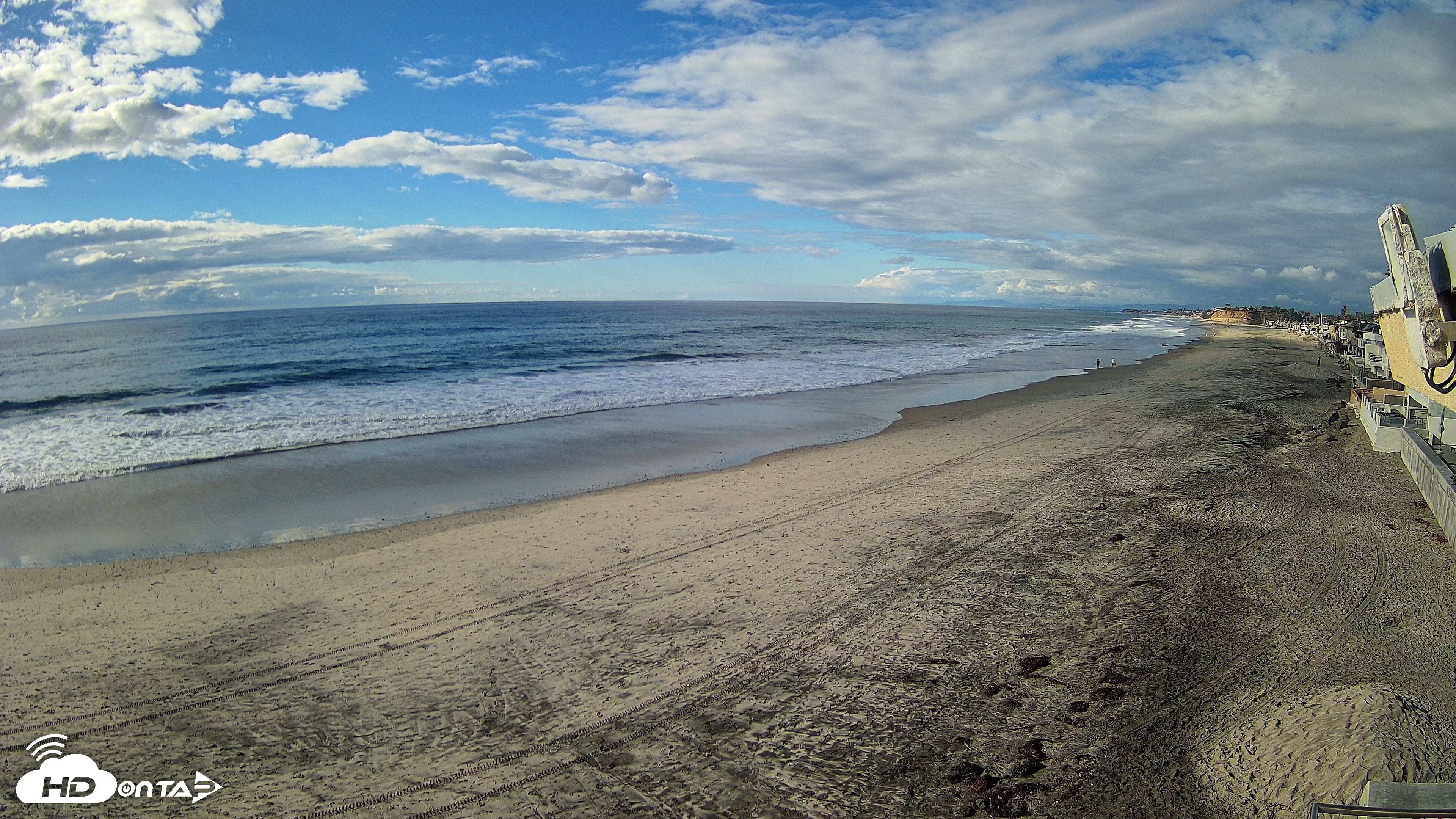 Snapshot of 17th St. Del Mar Beach - 4K NW View Live Cam taken Oct 23, 2026, 3:58pm PDT