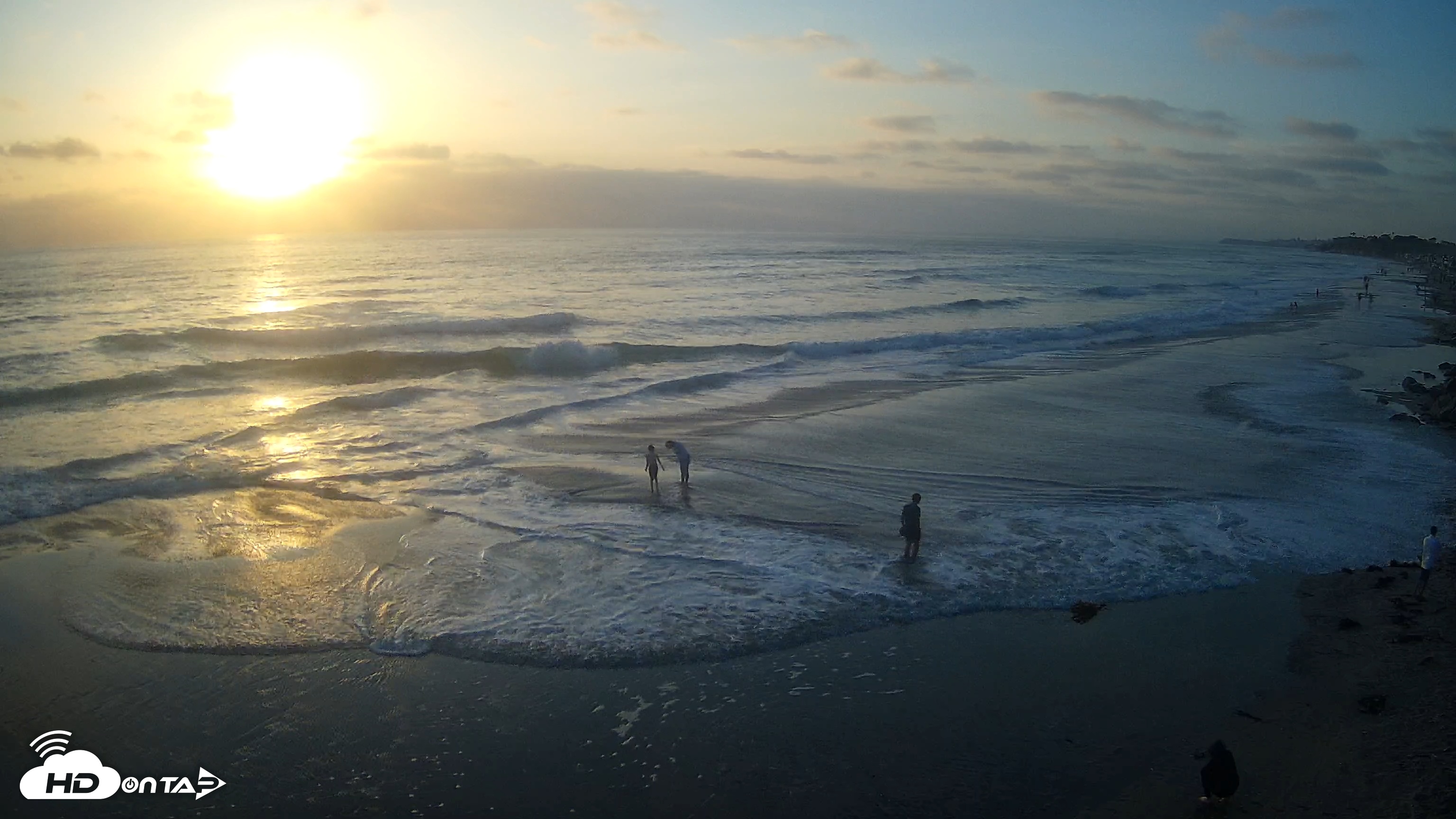 Snapshot of 17th St. Del Mar Beach - 4K NW View Live Cam taken May 24, 2025, 7:24pm PDT