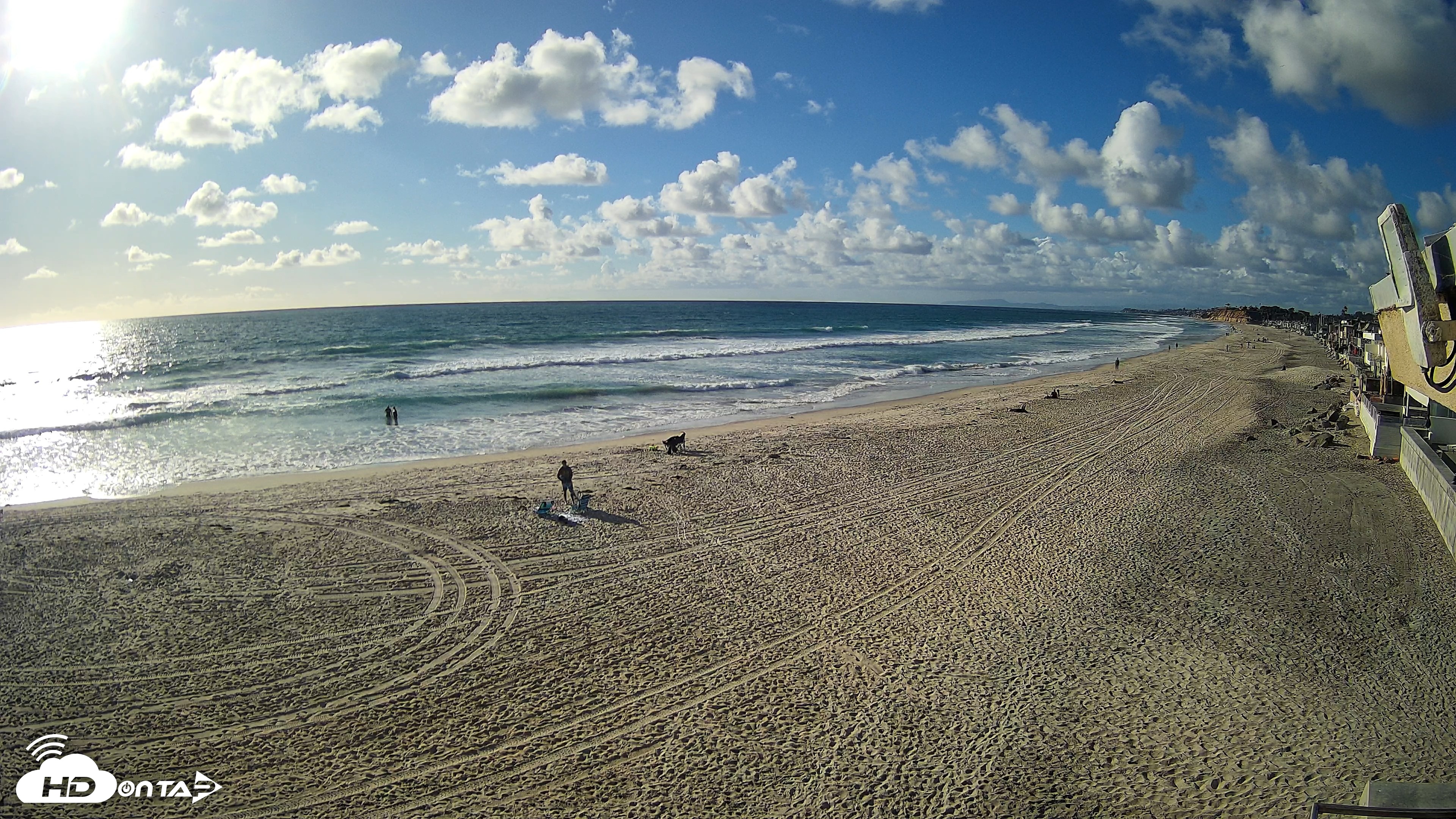 Snapshot of 17th St. Del Mar Beach - 4K NW View Live Cam taken Apr 13, 2026, 5:35pm PDT
