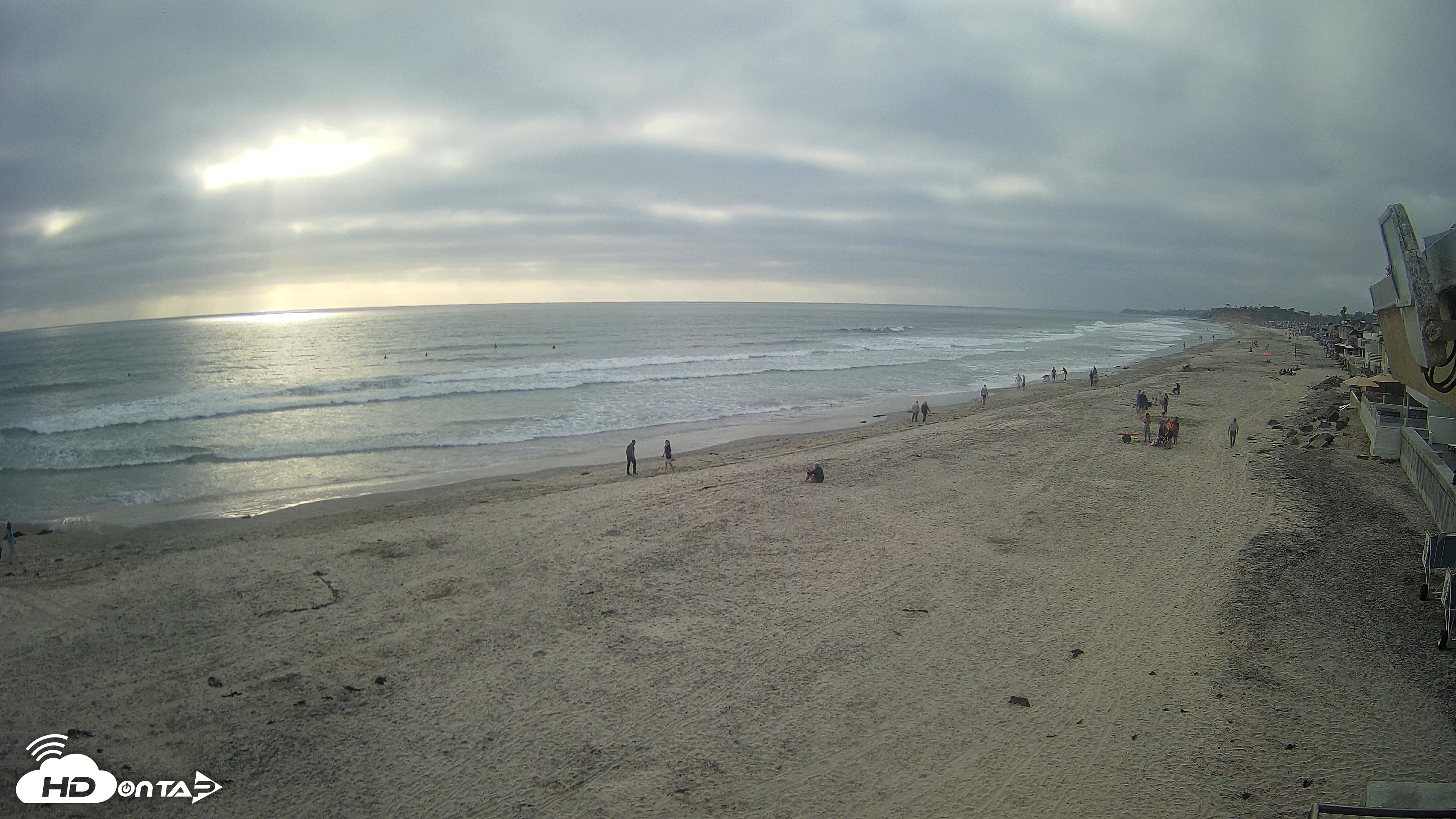 Snapshot of 17th St. Del Mar Beach - 4K NW View Live Cam taken Jun 3, 2026, 6:25pm PDT