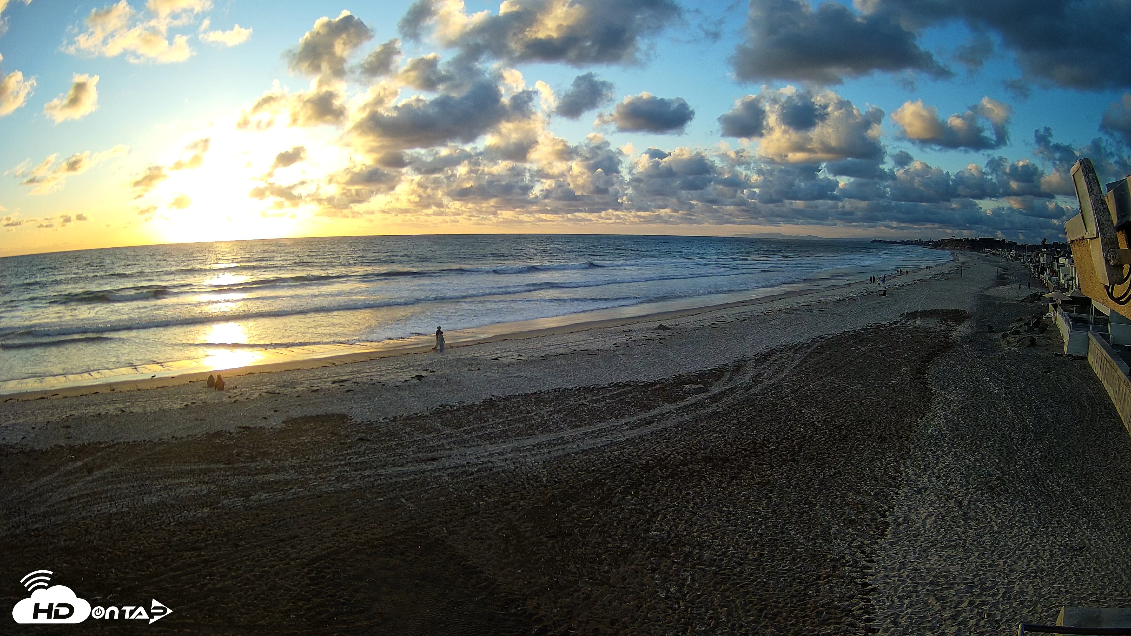 Snapshot of 17th St. Del Mar Beach - 4K NW View Live Cam taken May 5, 2026, 7:15pm PDT