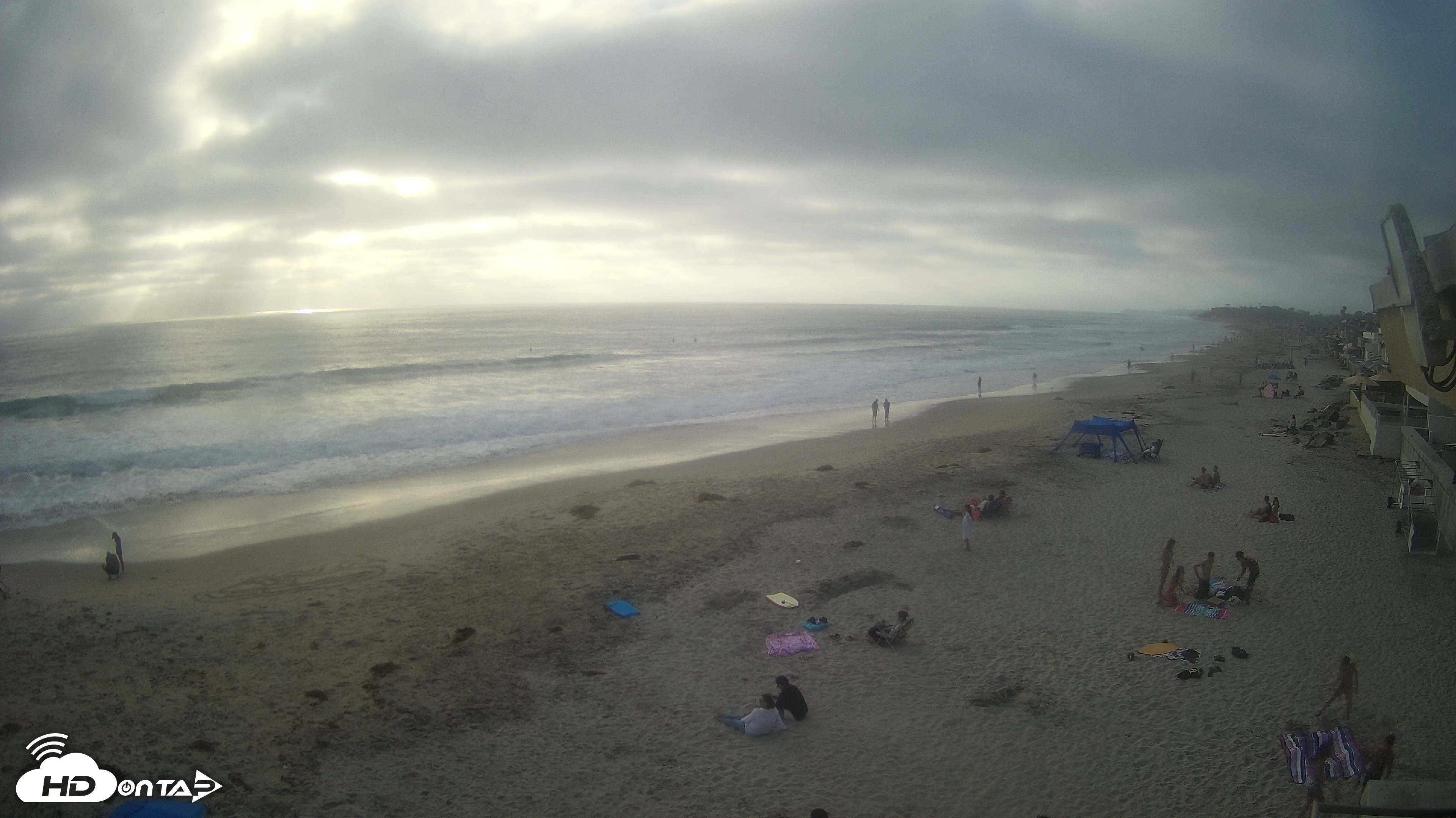 Snapshot of 17th St. Del Mar Beach - 4K NW View Live Cam taken Jul 8, 2026, 6:48pm PDT